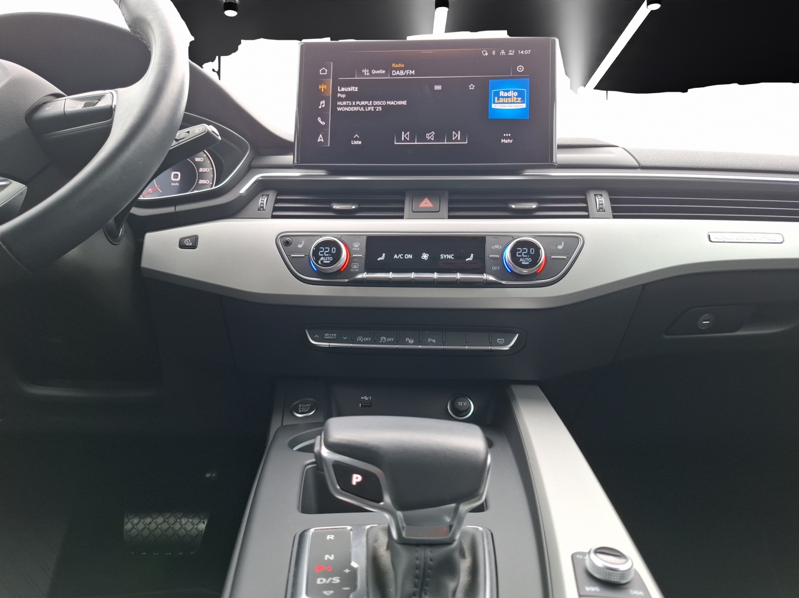 Fahrzeugabbildung Audi A4 Avant 40 TDI advanced quattro S-tronic STH Matrix Navi HUD AVC ACC RFK