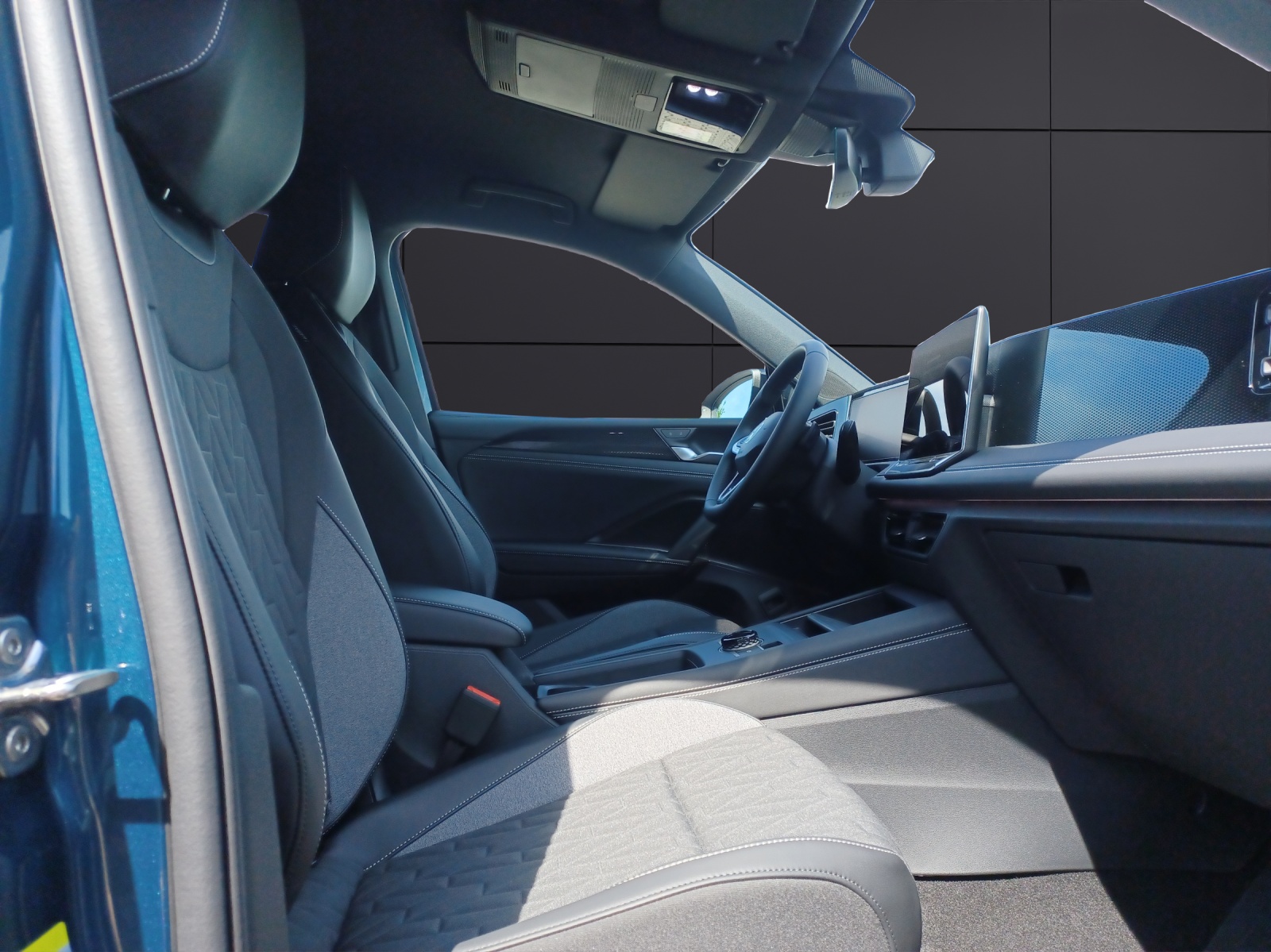 Fahrzeugabbildung Volkswagen Tiguan 1.5 eTSI 110 kW Goal AHZV IQ.LIGHT LM 