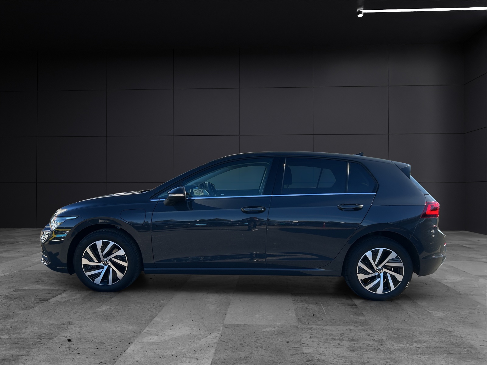 Fahrzeugabbildung Volkswagen Golf VIII eHybrid Style DSG Matrix Navi AID ACC Park-Assist SH