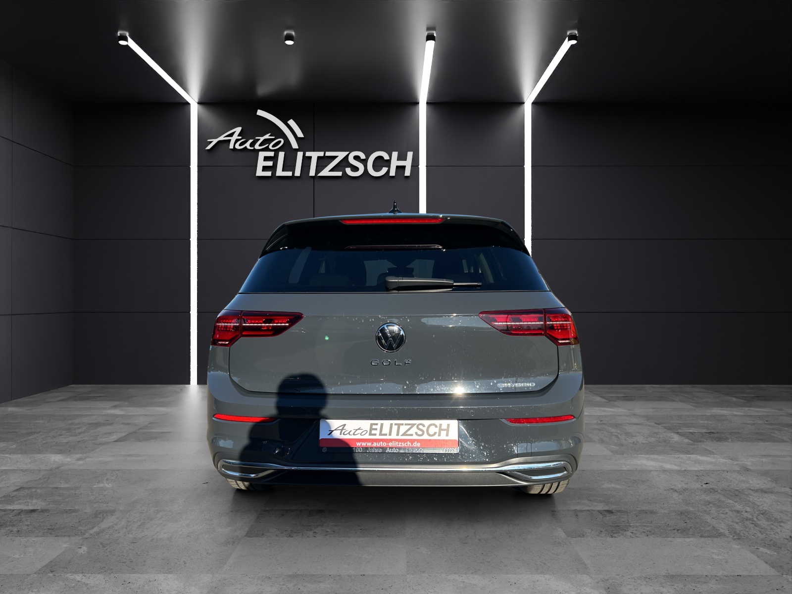 Fahrzeugabbildung Volkswagen Golf VIII eHybrid Style DSG Matrix Navi AID ACC Park-Assist SH