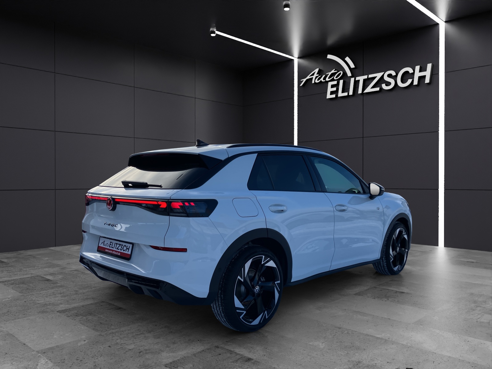 Fahrzeugabbildung Volkswagen T-Roc R-Line-Black-Style Head Up NAVI DAB ACC