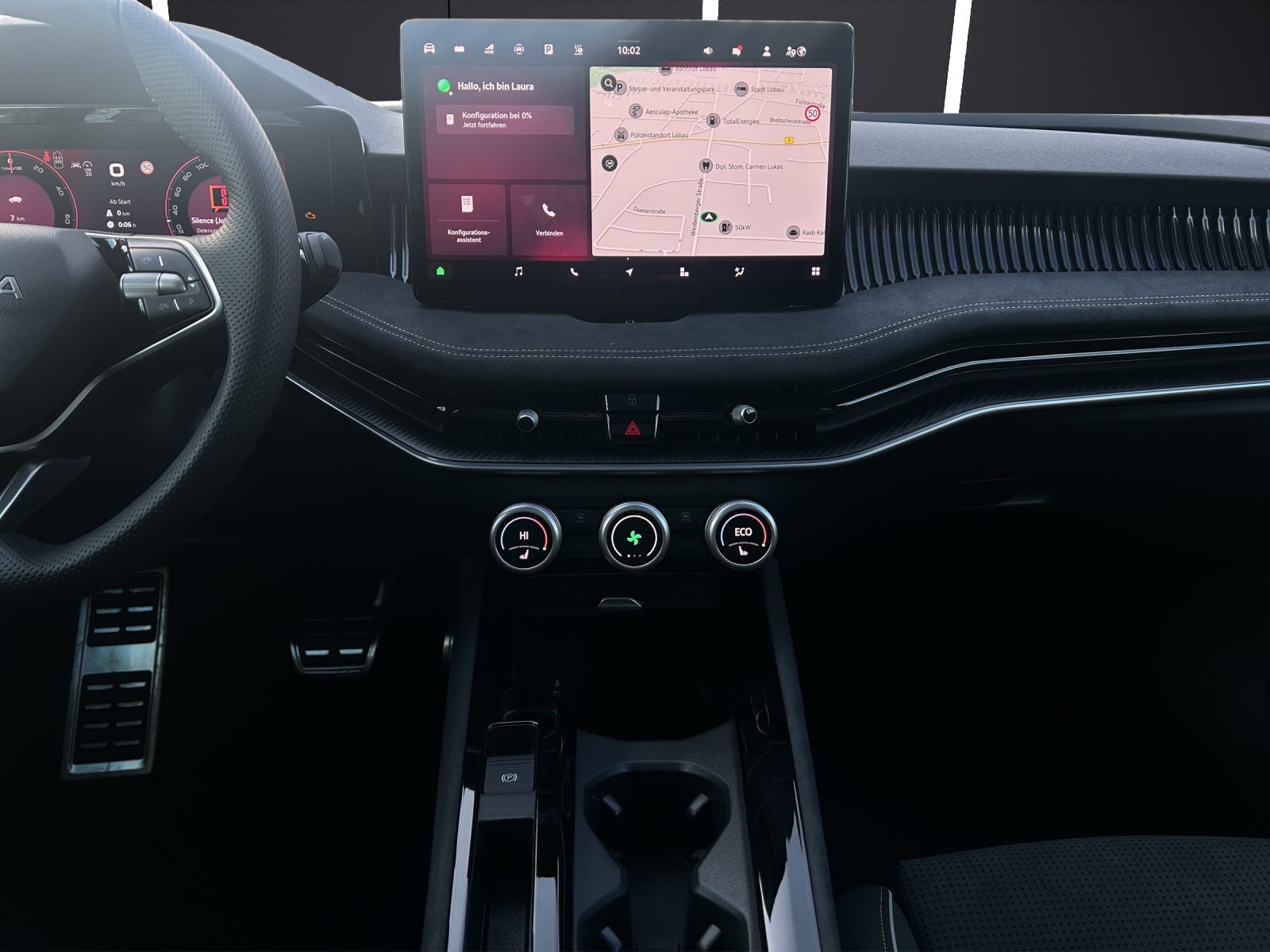 Fahrzeugabbildung SKODA Superb Combi 1.5 TSI iV Sportline DSG AHZV PANO MATRIX HEAD UP ACC