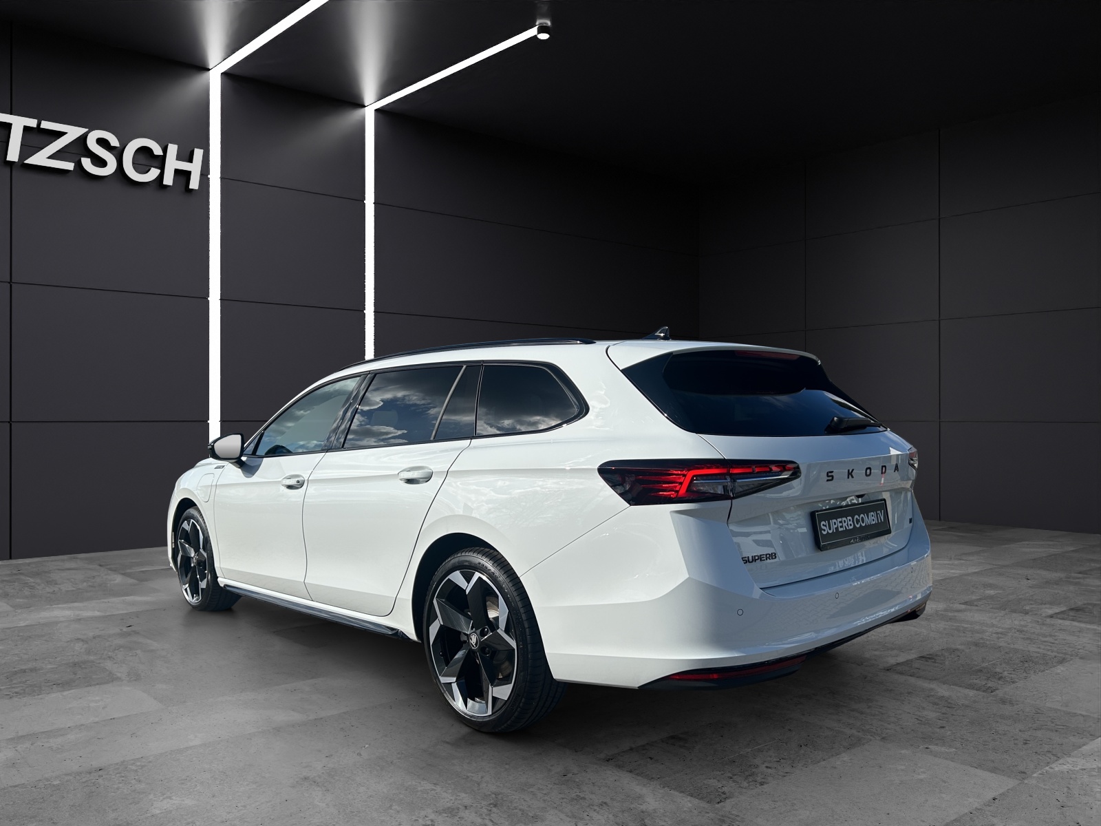 Fahrzeugabbildung SKODA Superb Combi 1.5 TSI iV Sportline DSG AHZV PANO MATRIX HEAD UP ACC