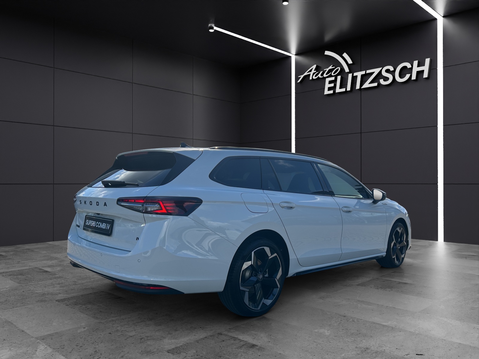 Fahrzeugabbildung SKODA Superb Combi 1.5 TSI iV Sportline DSG AHZV PANO MATRIX HEAD UP ACC