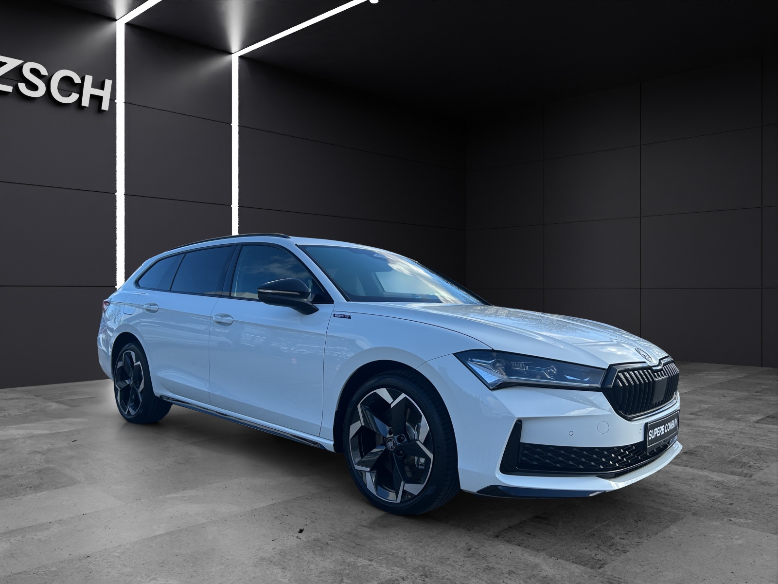 Fahrzeugabbildung SKODA Superb Combi 1.5 TSI iV Sportline DSG AHZV PANO MATRIX HEAD UP ACC