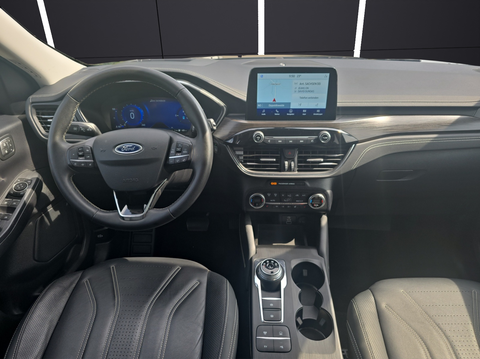 Fahrzeugabbildung Ford Kuga Plug-In Hybrid Vignale 2.5 AHZ KAMERA DSG LED