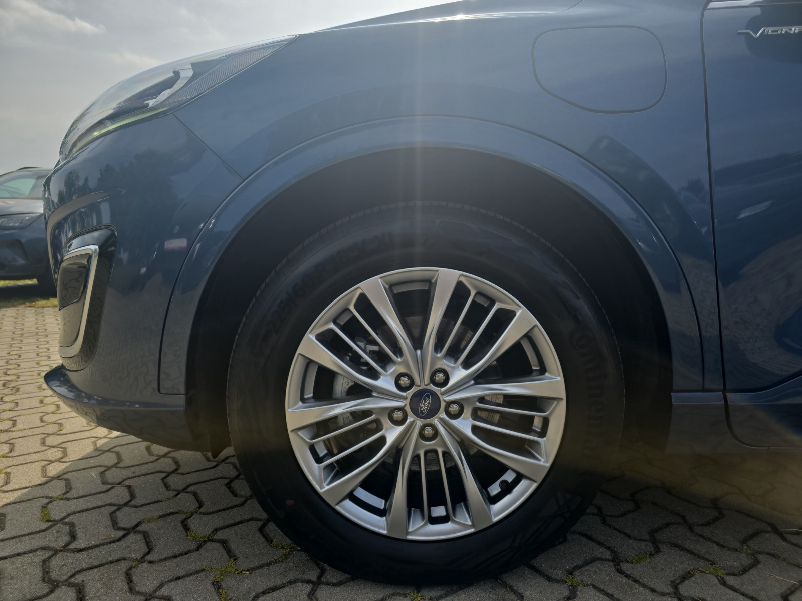 Fahrzeugabbildung Ford Kuga Plug-In Hybrid Vignale 2.5 AHZ KAMERA DSG LED