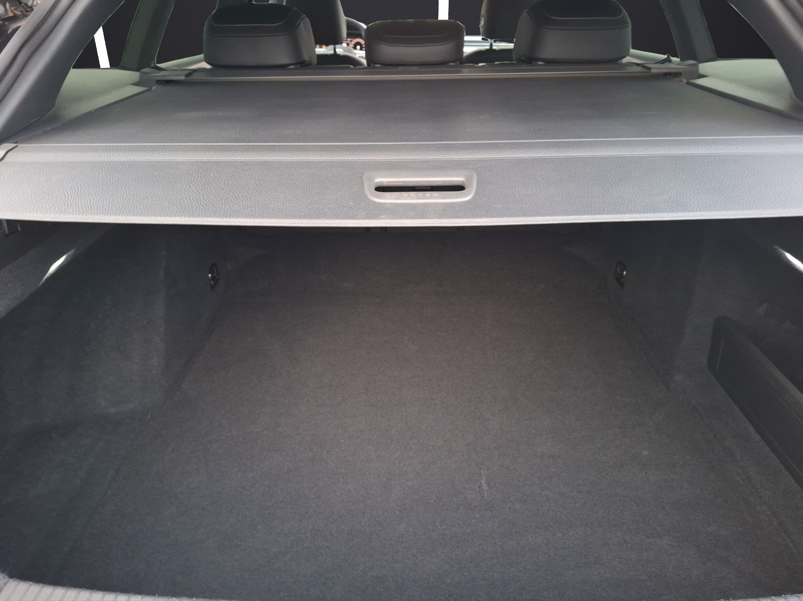 Fahrzeugabbildung Volkswagen Arteon SB TDI R-Line DSG 4M Matrix AHK Navi Pano Harmann AID ACC RFK SH 18