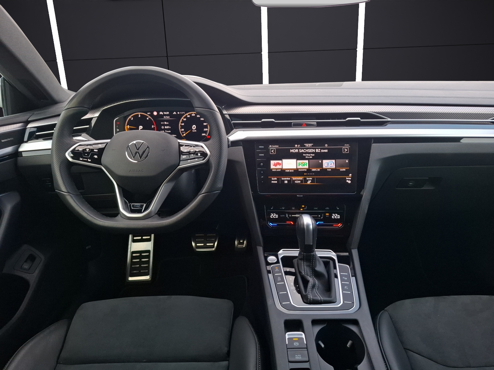 Fahrzeugabbildung Volkswagen Arteon SB TDI R-Line DSG 4M Matrix AHK Navi Pano Harmann AID ACC RFK SH 18