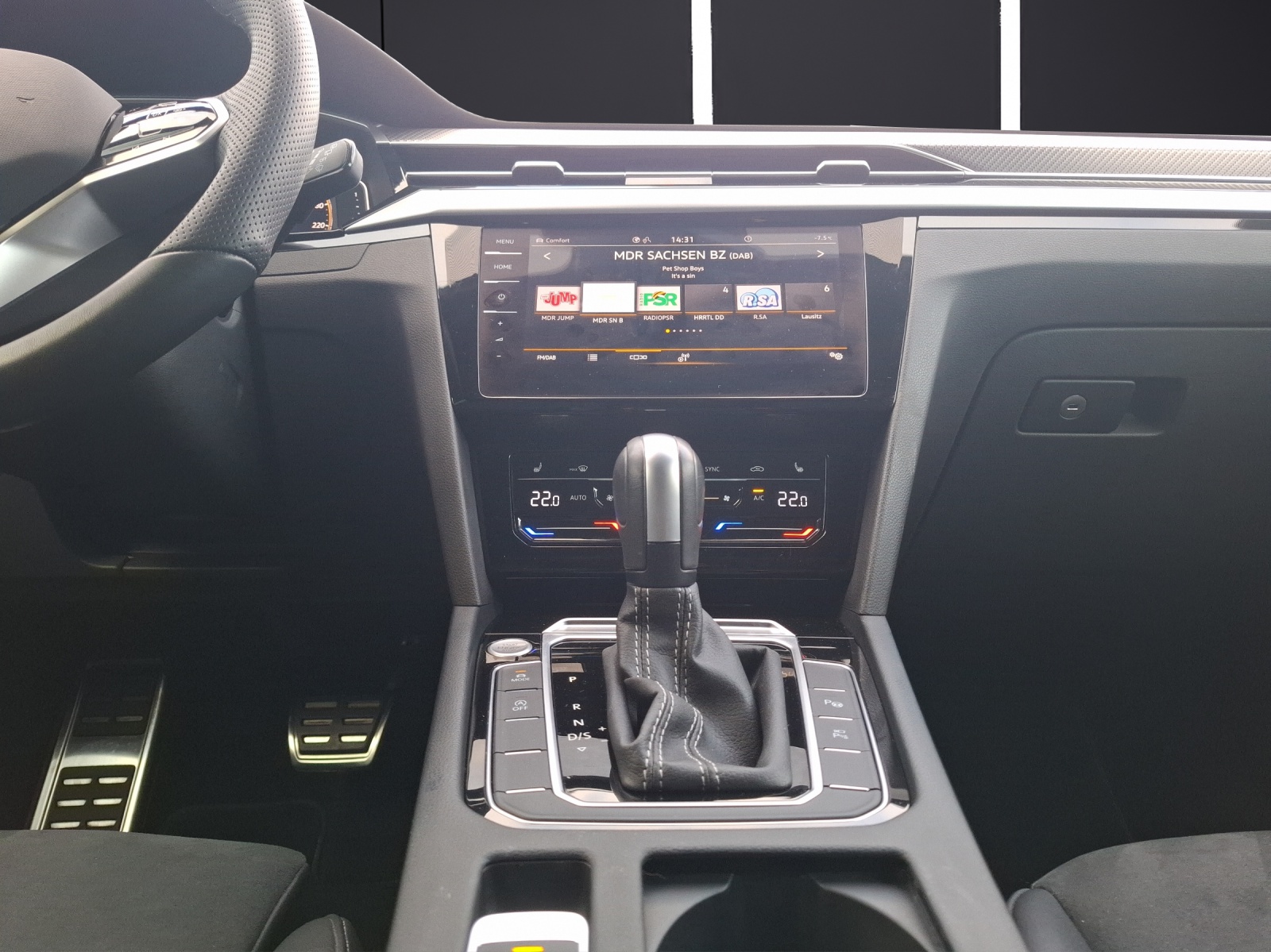 Fahrzeugabbildung Volkswagen Arteon SB TDI R-Line DSG 4M Matrix AHK Navi Pano Harmann AID ACC RFK SH 18