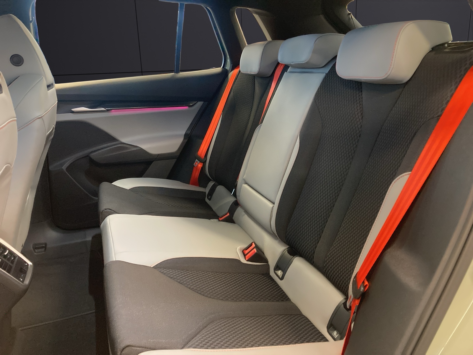 Fahrzeugabbildung SKODA Elroq 85 Lodge AHZV MATRIX NAVI AREA VIEW ACC