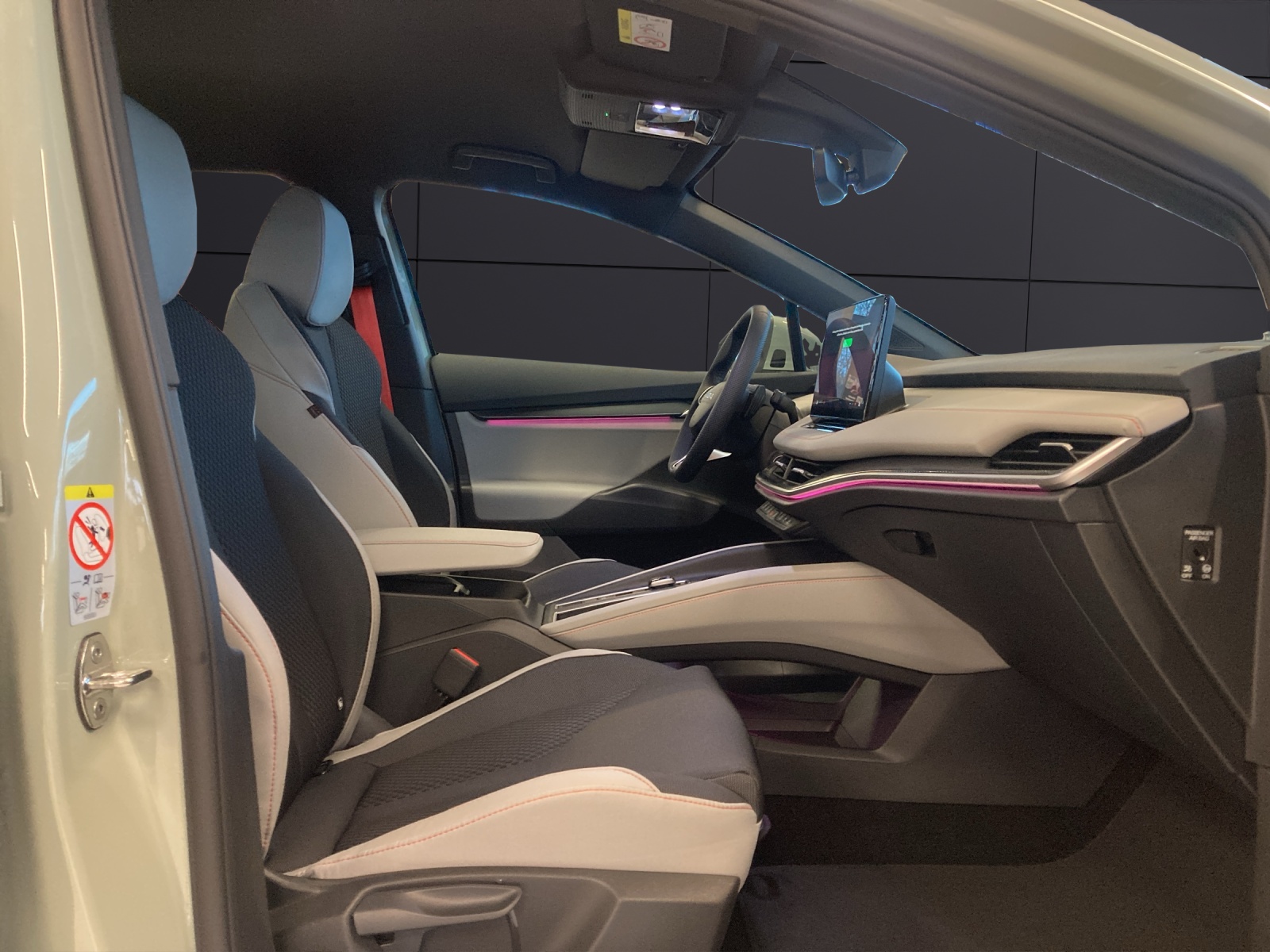 Fahrzeugabbildung SKODA Elroq 85 Lodge AHZV MATRIX NAVI AREA VIEW ACC