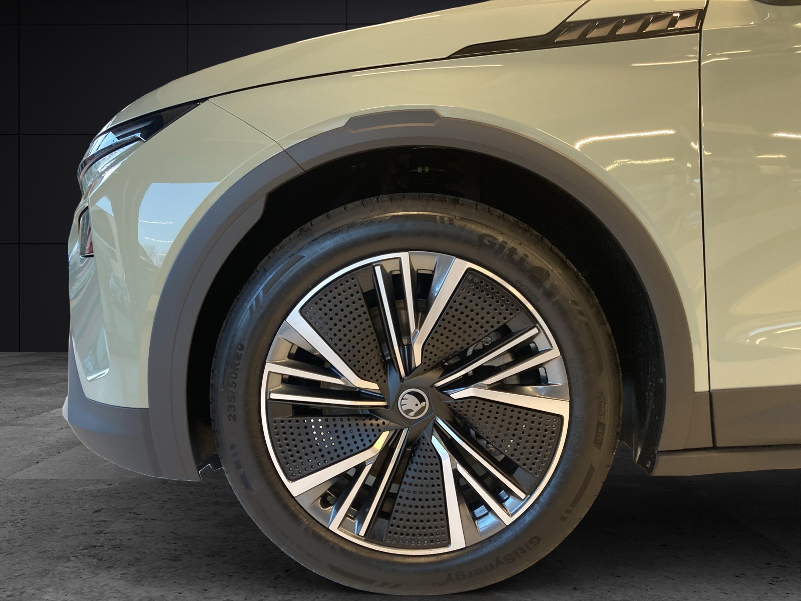 Fahrzeugabbildung SKODA Elroq 85 Lodge AHZV MATRIX NAVI AREA VIEW ACC