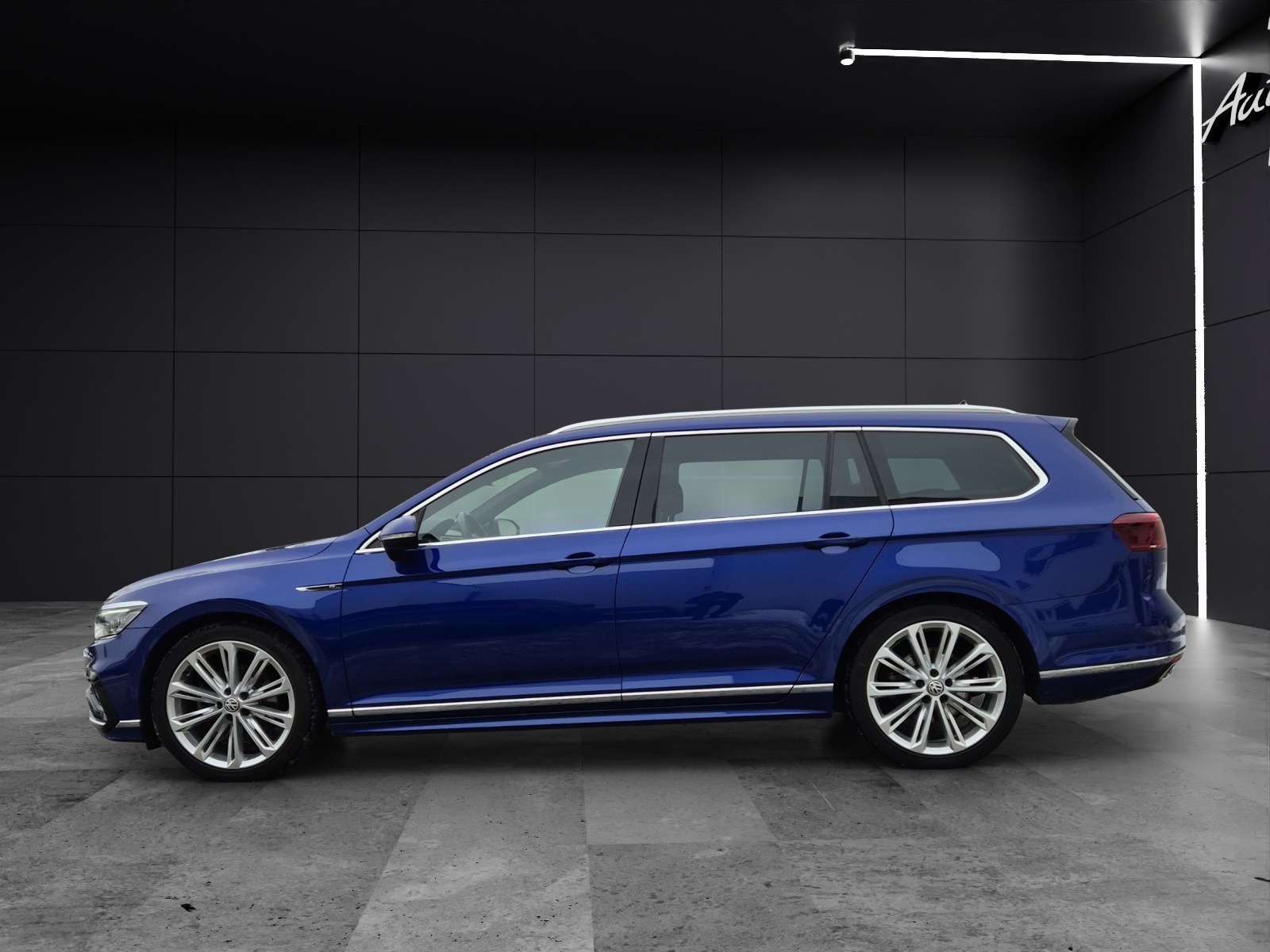 Fahrzeugabbildung Volkswagen Passat Variant TDI R-Line DSG 4Mo Standhzg Matrix Navi Pano AID ACC RFK Leder SH 19