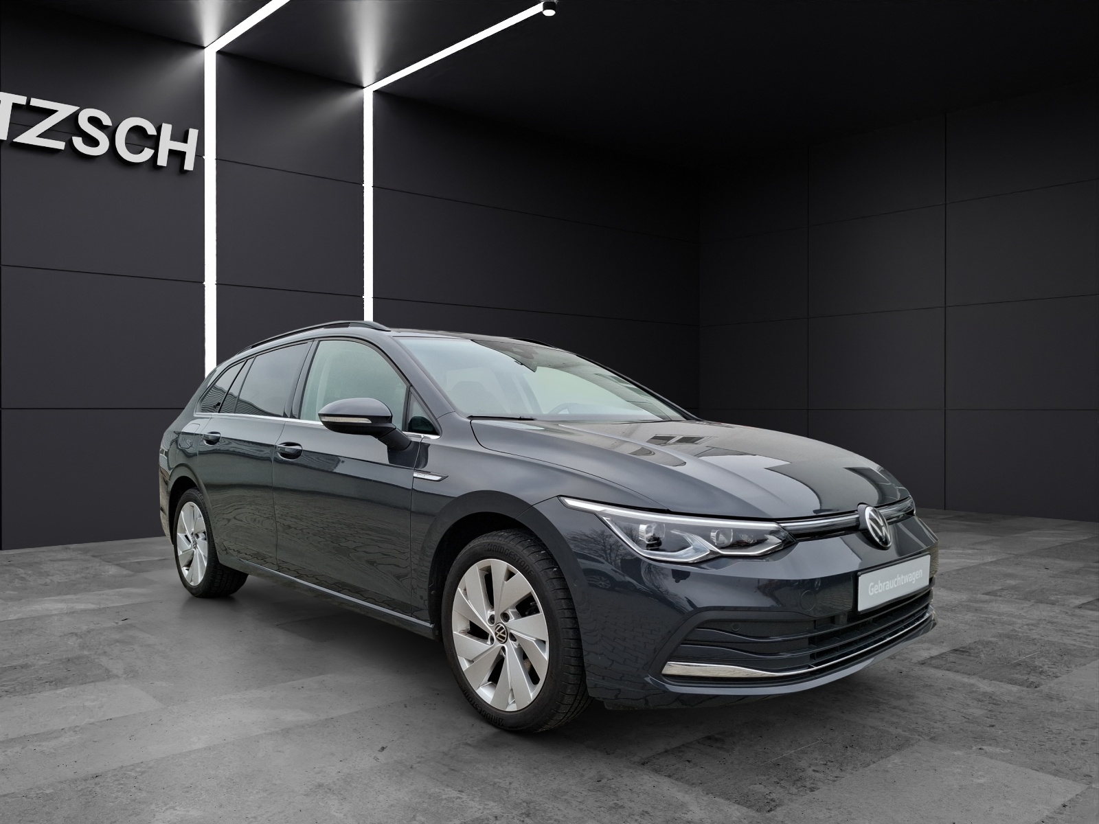 Fahrzeugabbildung Volkswagen Golf VIII Variant TDI Style DSG LED Navi AID ACC Park-Assist SH