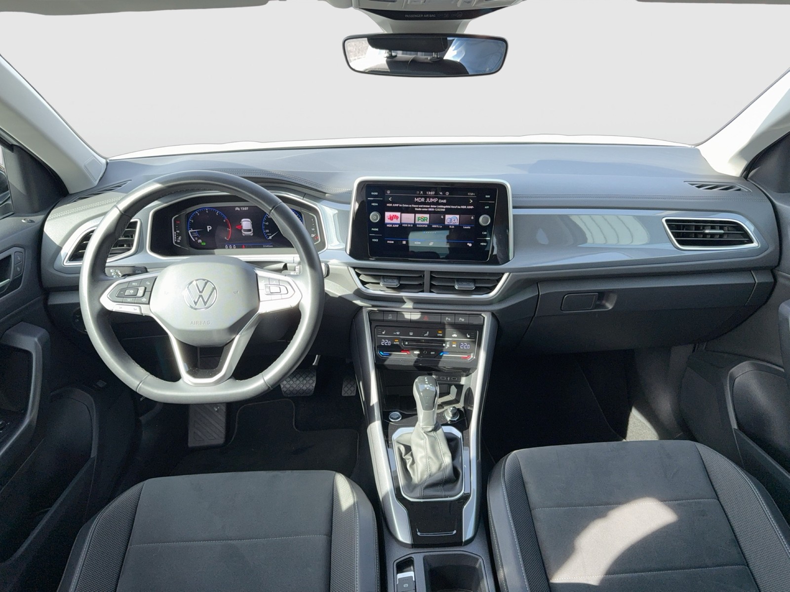 Fahrzeugabbildung Volkswagen T-Roc TSI Style DSG Matrix CarPlay AID ACC RFK SHZ
