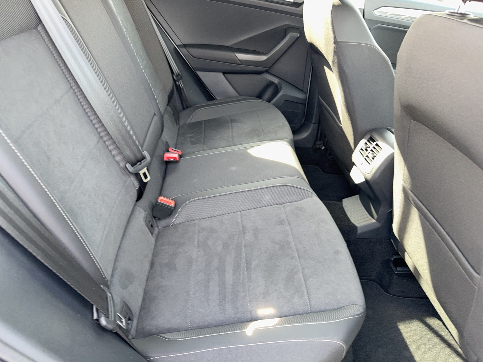 Fahrzeugabbildung Volkswagen T-Roc TSI Style DSG Matrix CarPlay AID ACC RFK SHZ