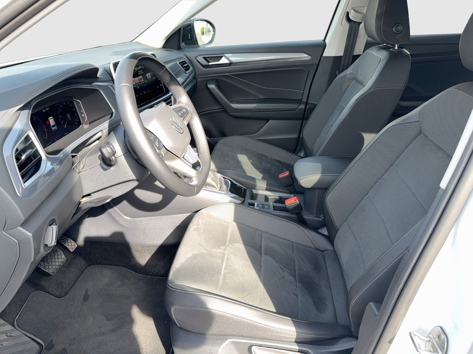 Fahrzeugabbildung Volkswagen T-Roc TSI Style DSG Matrix CarPlay AID ACC RFK SHZ