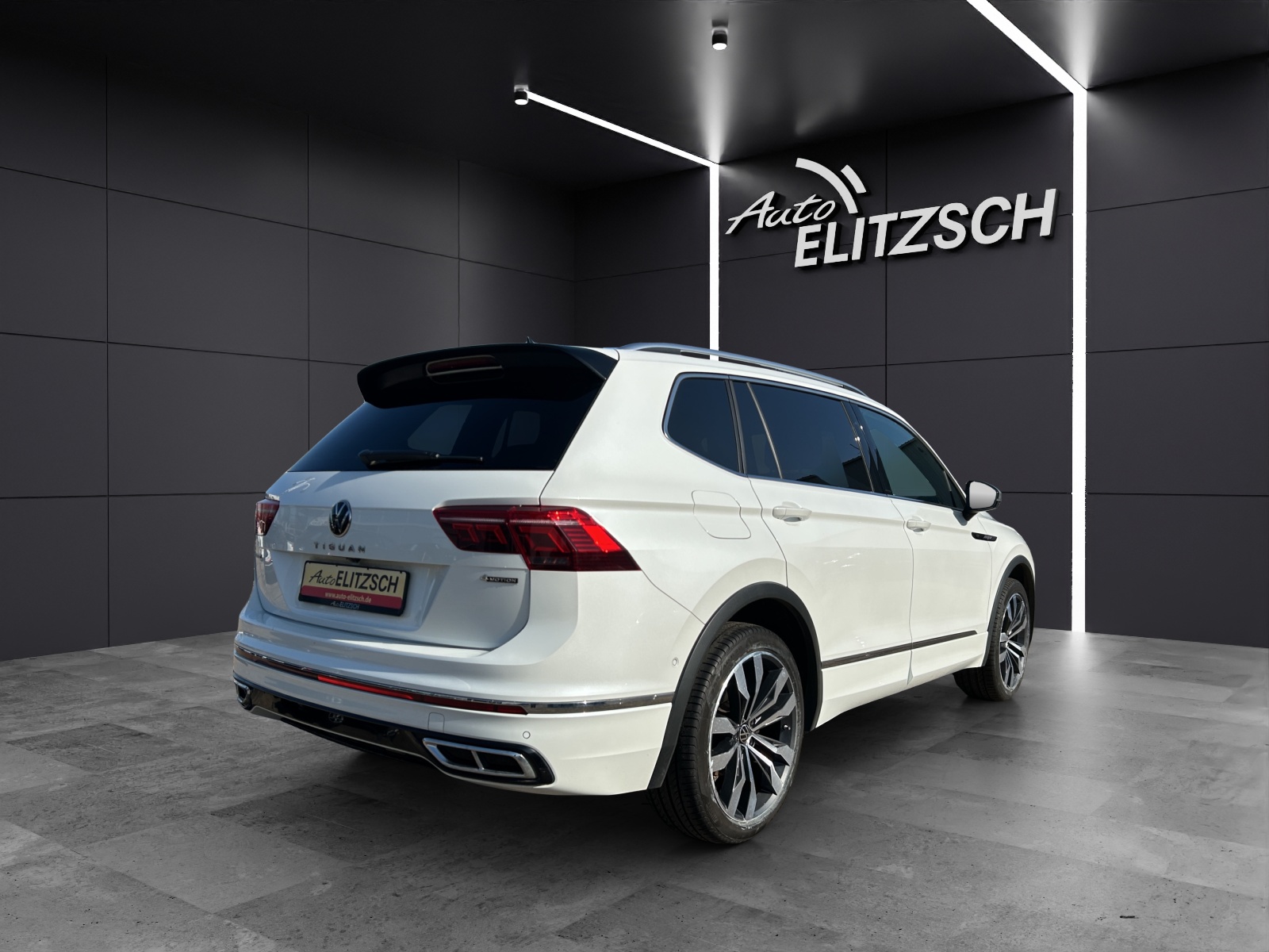Fahrzeugabbildung Volkswagen Tiguan Allspace R-Line TDI 4M DSG IQ.Light ACC STH SH PANO HuD H&K AppConnect Navi Klima