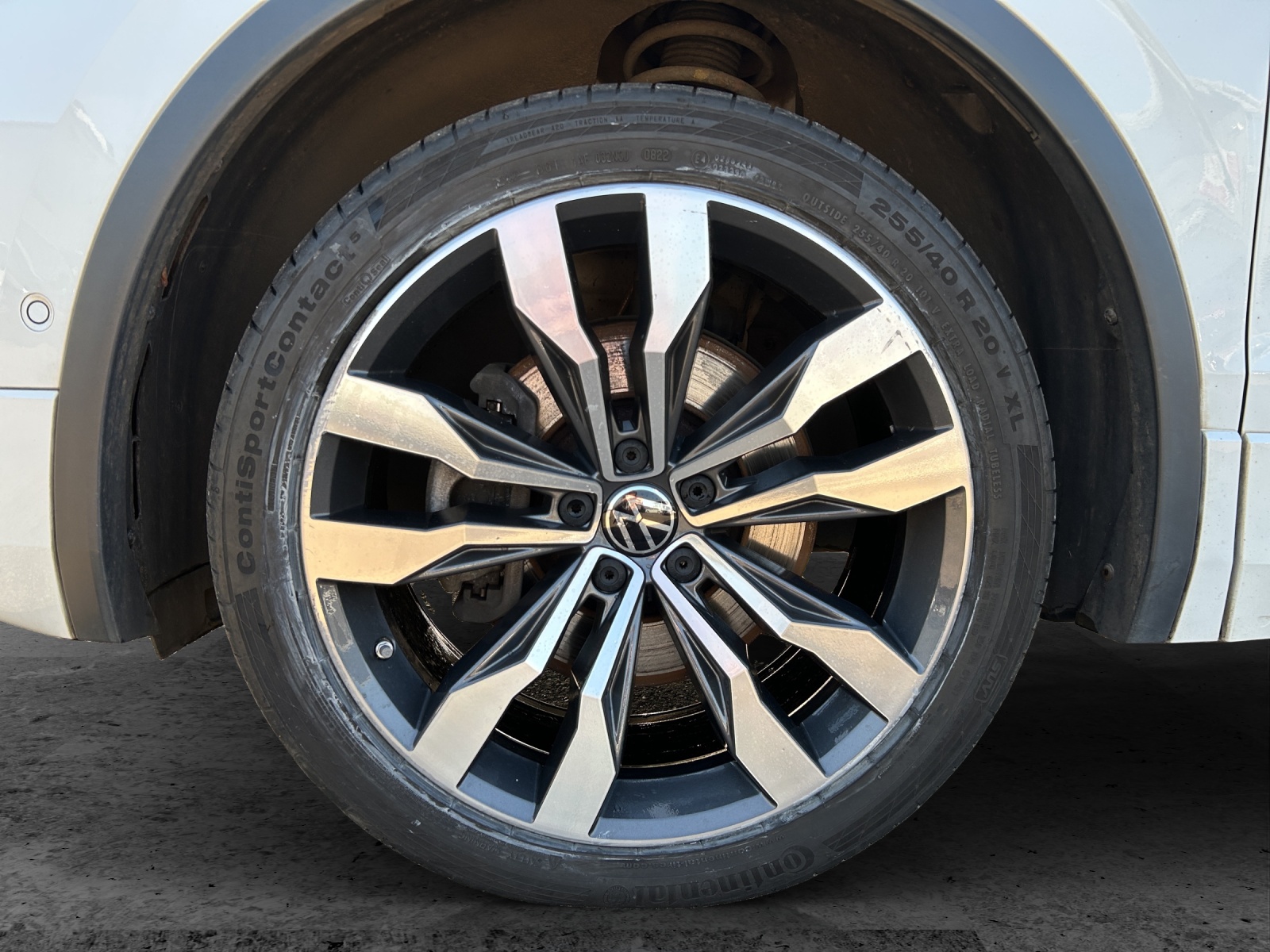 Fahrzeugabbildung Volkswagen Tiguan Allspace R-Line TDI 4M DSG IQ.Light ACC STH SH PANO HuD H&K AppConnect Navi Klima