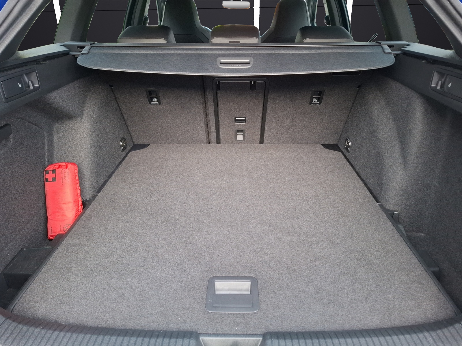 Fahrzeugabbildung Volkswagen Golf VIII Variant TDI R-Line DSG Standhzg LED-plus Navi AID HUD ACC RFK SH