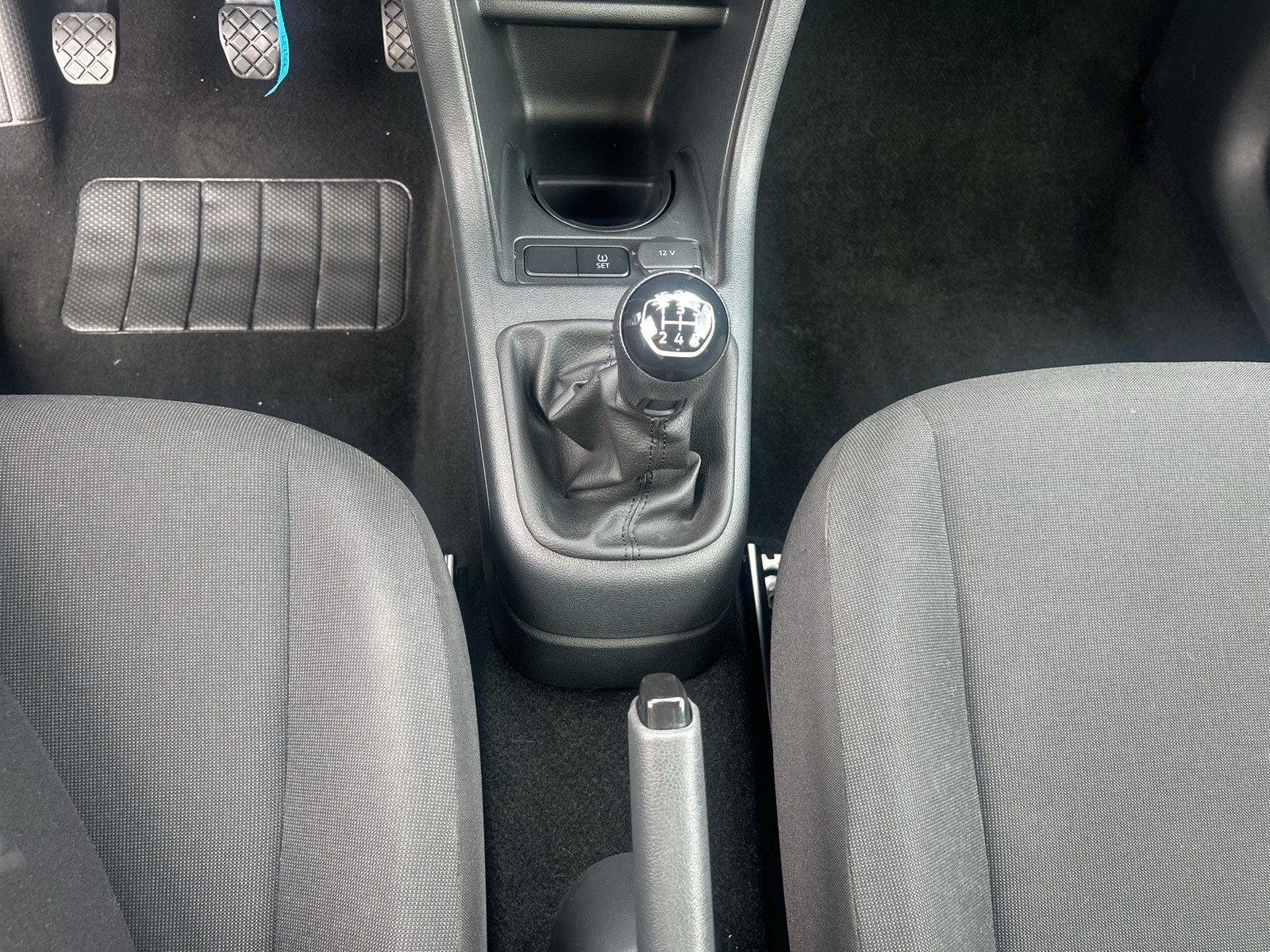 Fahrzeugabbildung Volkswagen up! 1.0 Basis Klima DAB GRA RFK SH