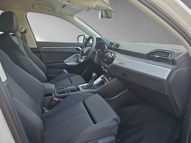 Fahrzeugabbildung Audi Q3 35 TFSI advanced LED Navi ACC RFK AHK SH