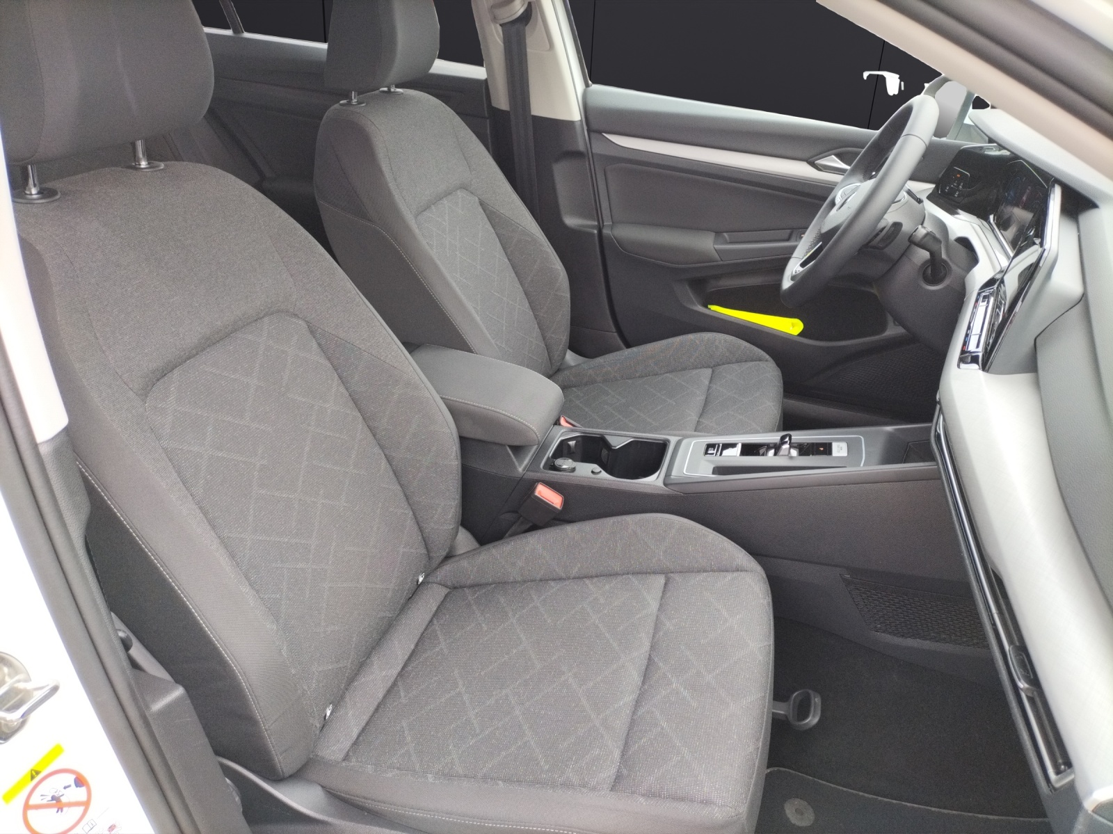 Fahrzeugabbildung Volkswagen Golf VIII TDI Life DSG LED Navi AID ACC PDC SH