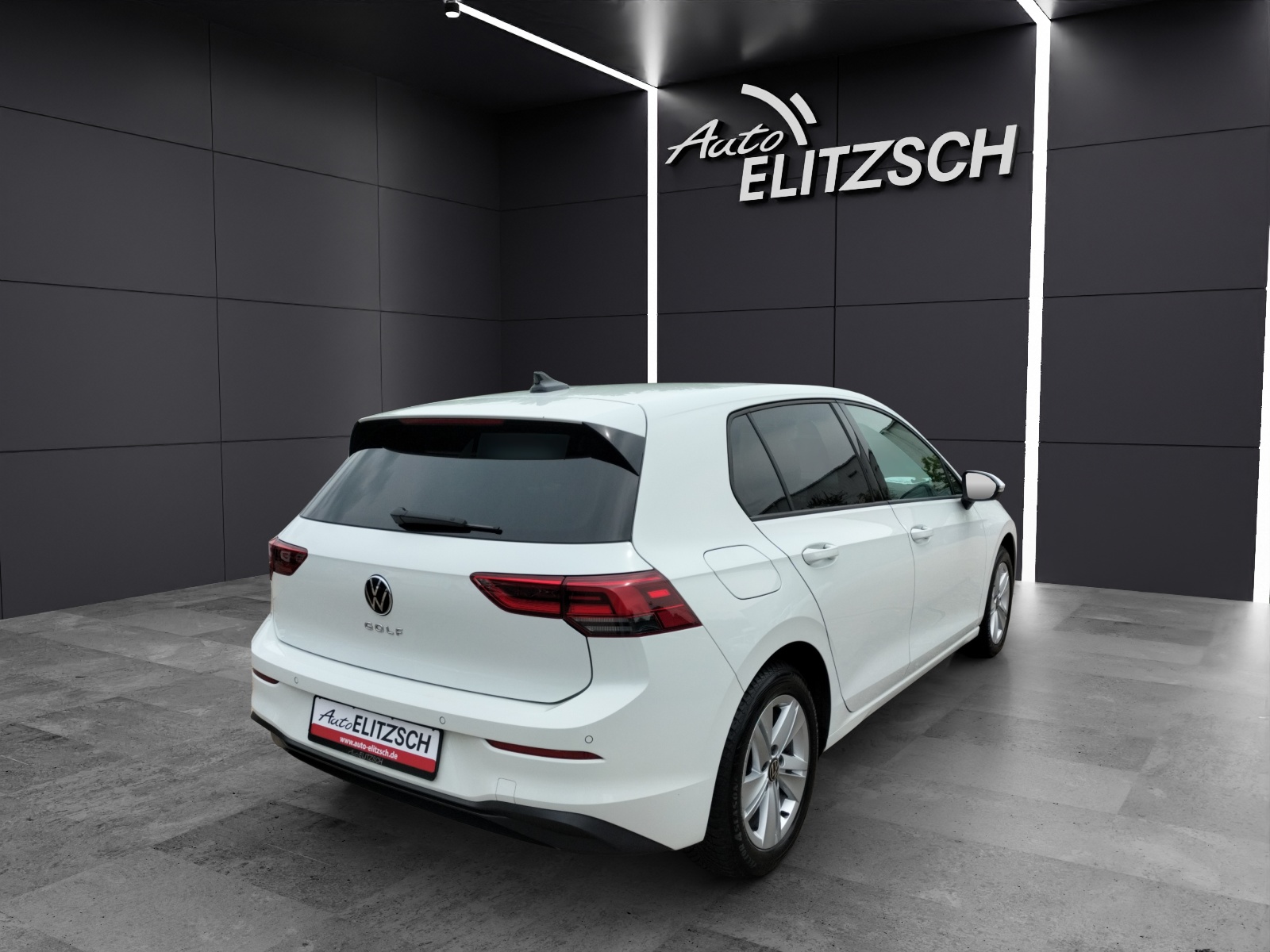 Fahrzeugabbildung Volkswagen Golf VIII TDI Life DSG LED Navi AID ACC PDC SH