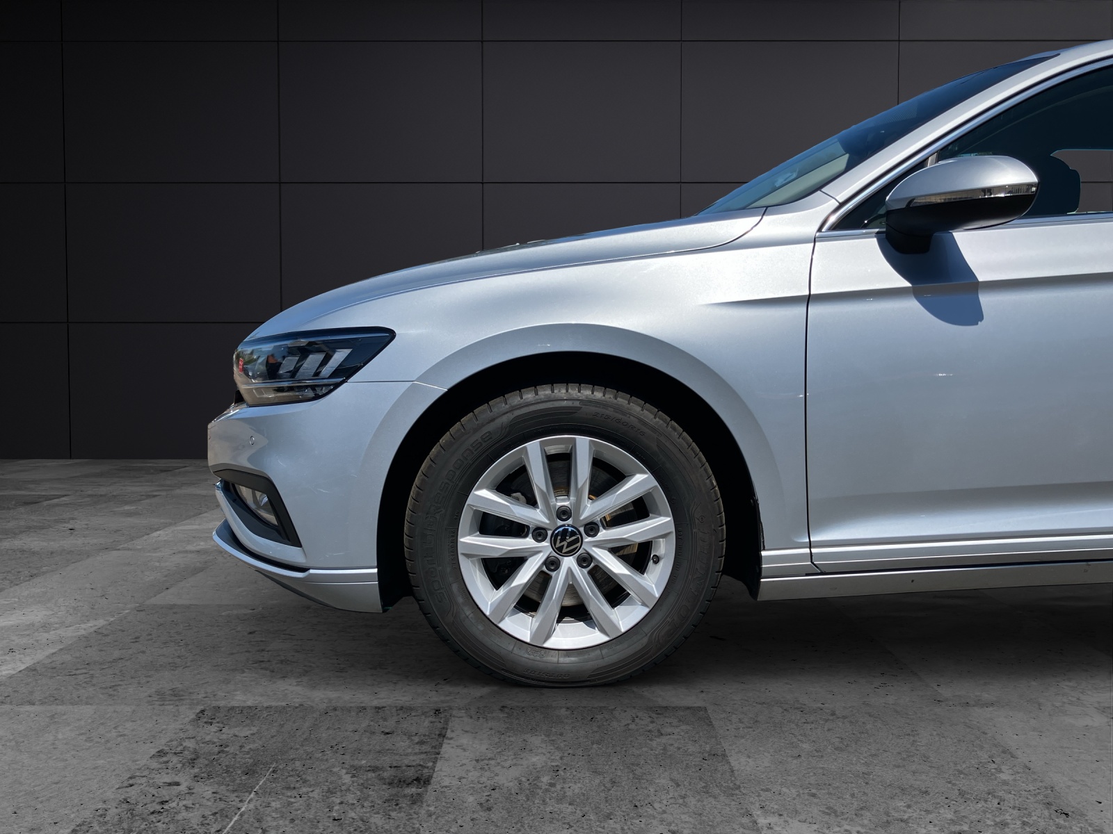 Fahrzeugabbildung Volkswagen Passat Variant TDI Business DSG LED AHK Navi ACC RFK SH