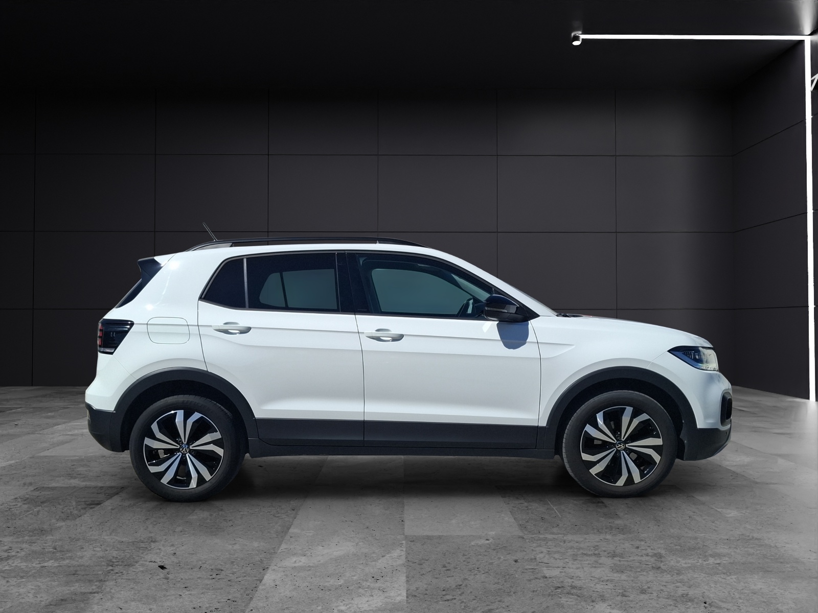 Fahrzeugabbildung Volkswagen T-Cross TSI Life LED Navi Klima GRA PDC SH 17