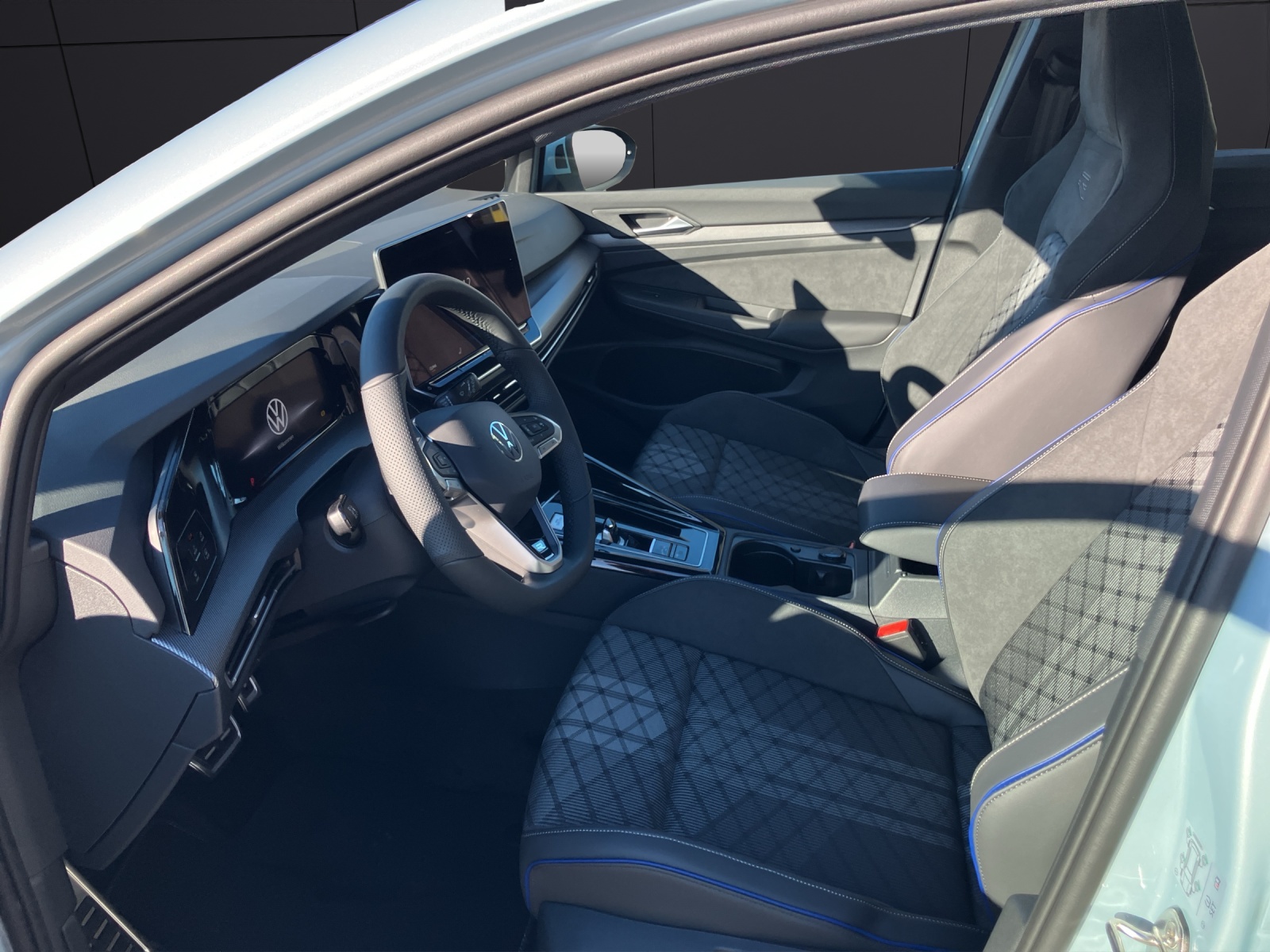 Fahrzeugabbildung Volkswagen Golf R-Line LED NAVI ACC DAB