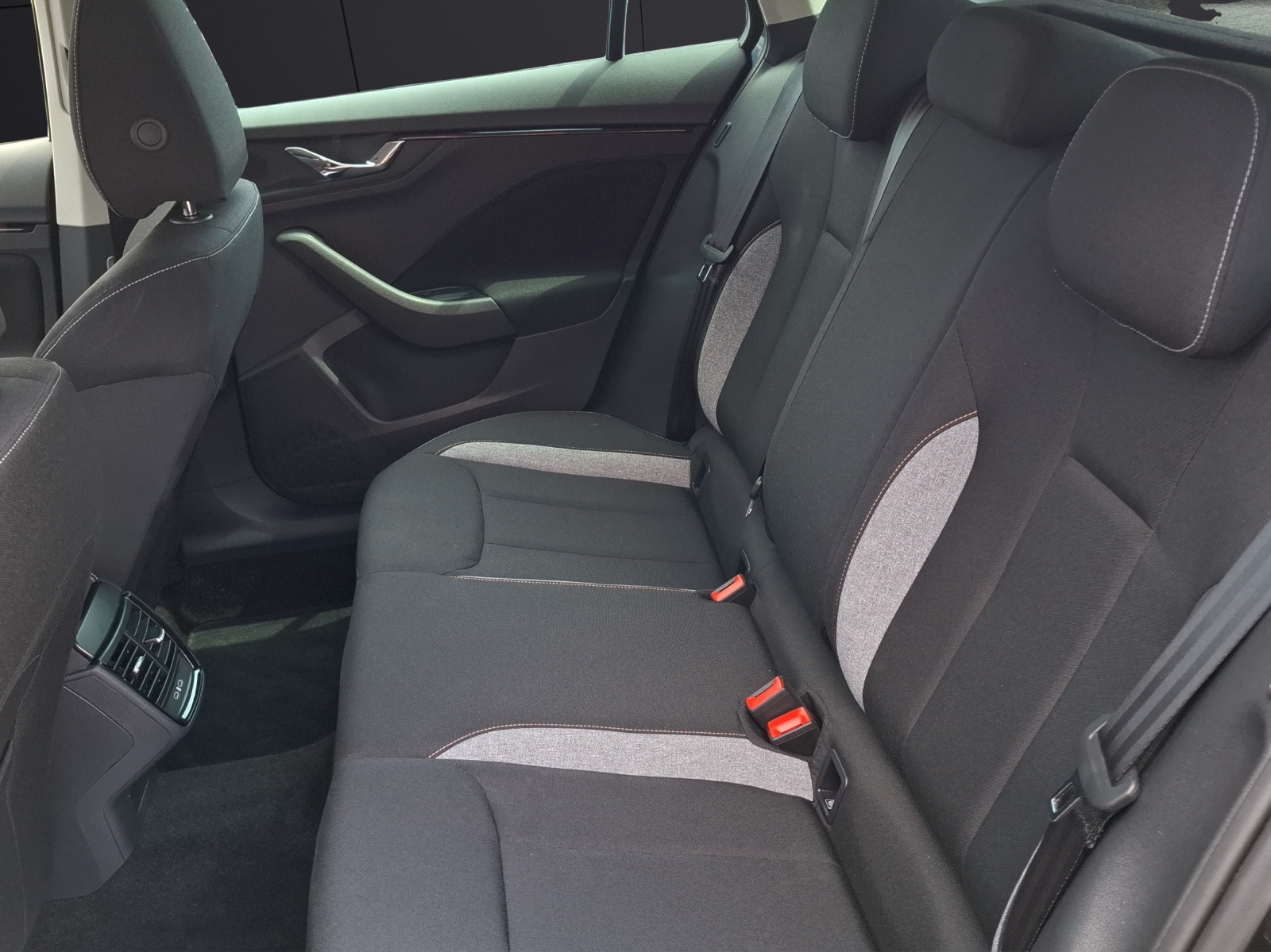 Fahrzeugabbildung SKODA Scala TSI Selection Matrix APP SHZ GRA RFK DAB LM