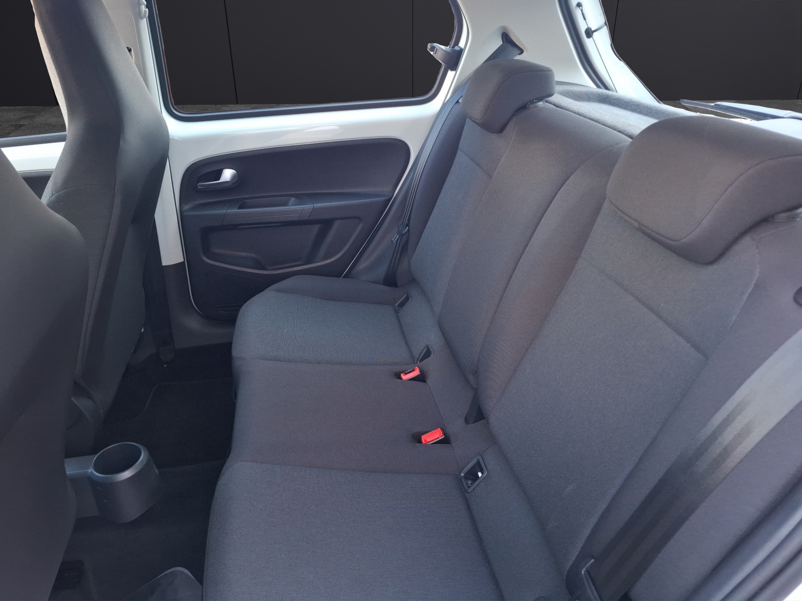 Fahrzeugabbildung Volkswagen up! 1.0 Basis Klima DAB SH