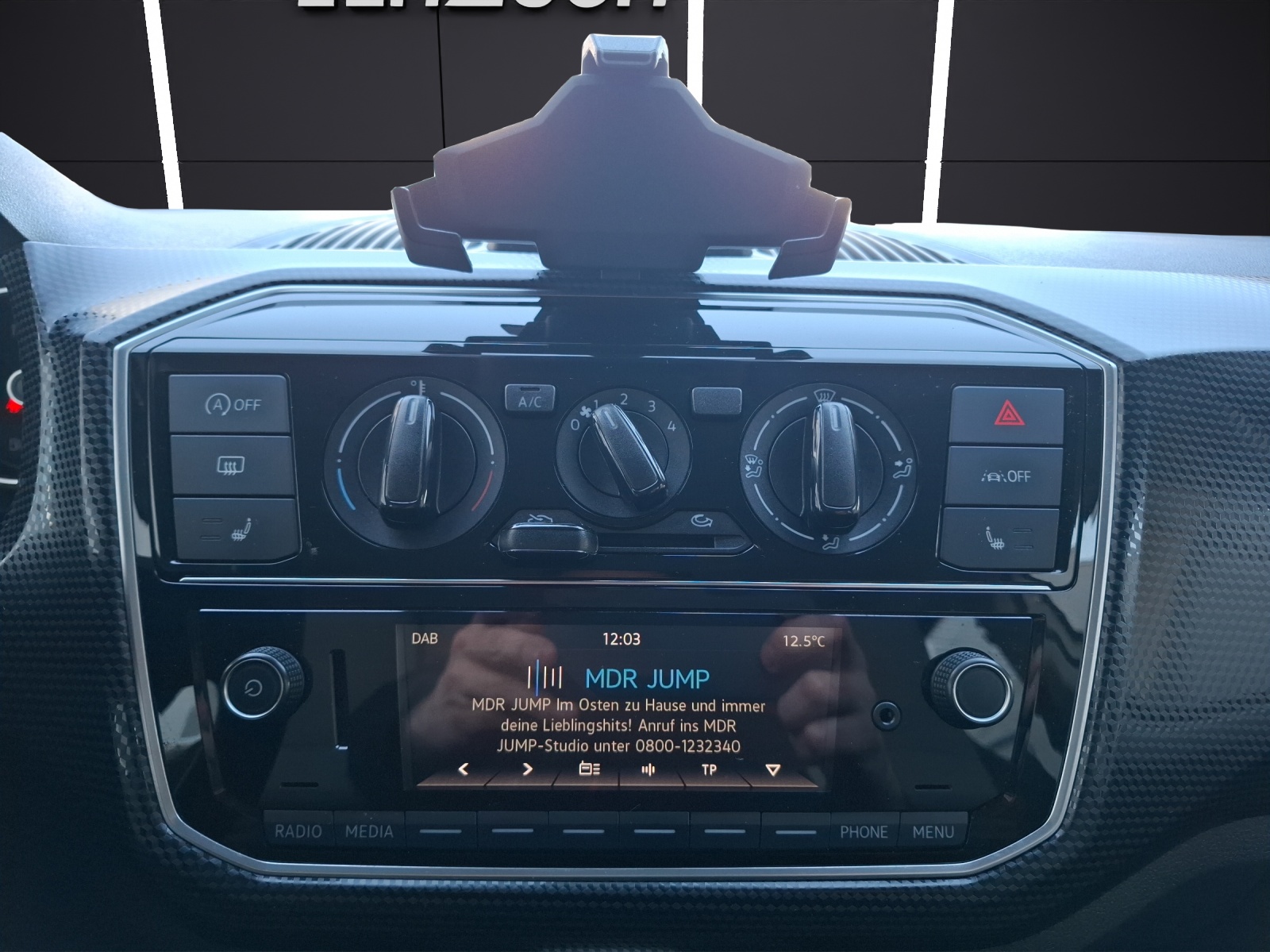 Fahrzeugabbildung Volkswagen up! 1.0 Basis Klima DAB SH