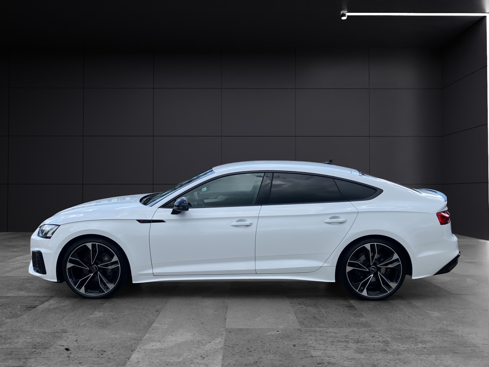 Fahrzeugabbildung Audi A5 Sportback 40 TFSI quattro S line AHZV MATRIX RFK