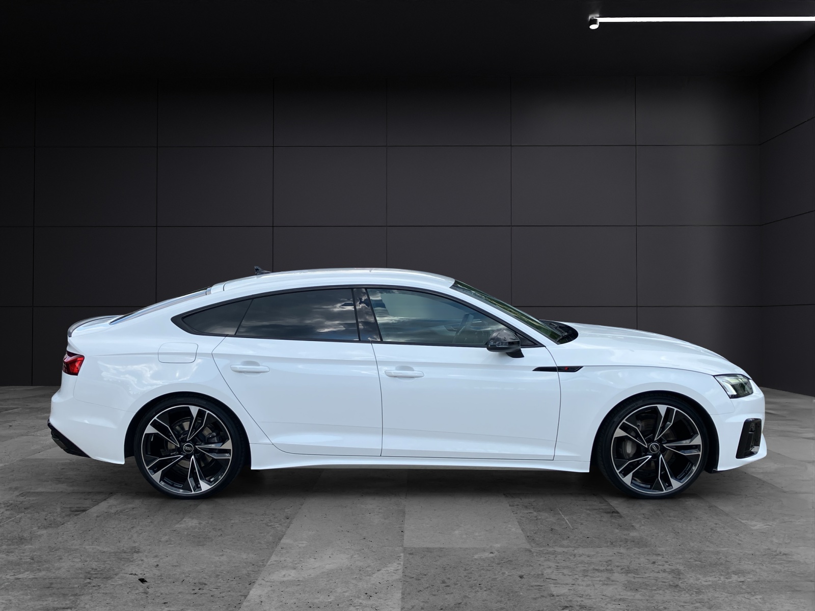 Fahrzeugabbildung Audi A5 Sportback 40 TFSI quattro S line AHZV MATRIX RFK