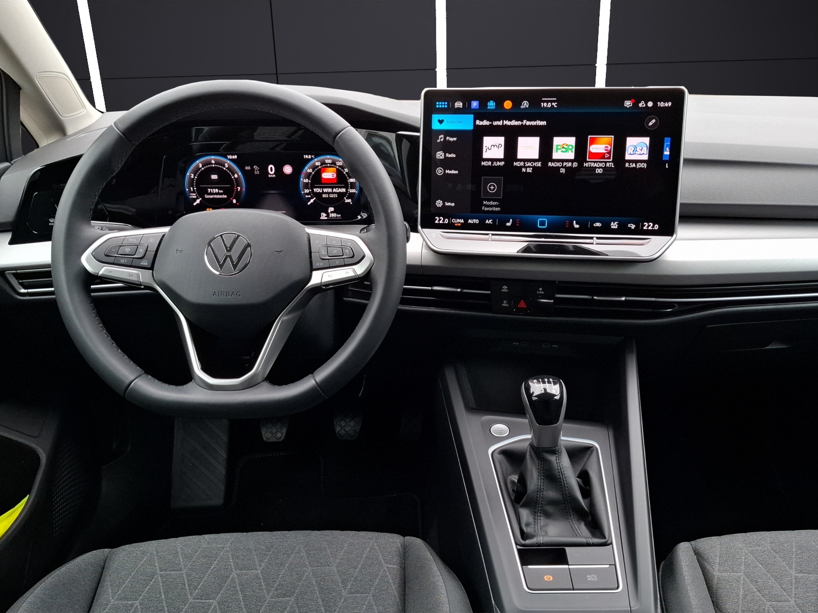 Fahrzeugabbildung Volkswagen Golf VIII Variant TSI Goal LED CarPlay AID ACC PDC SH LM