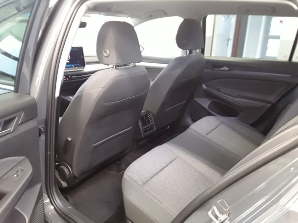 Fahrzeugabbildung Volkswagen Golf VIII Variant TSI Goal LED CarPlay AID ACC PDC SH LM