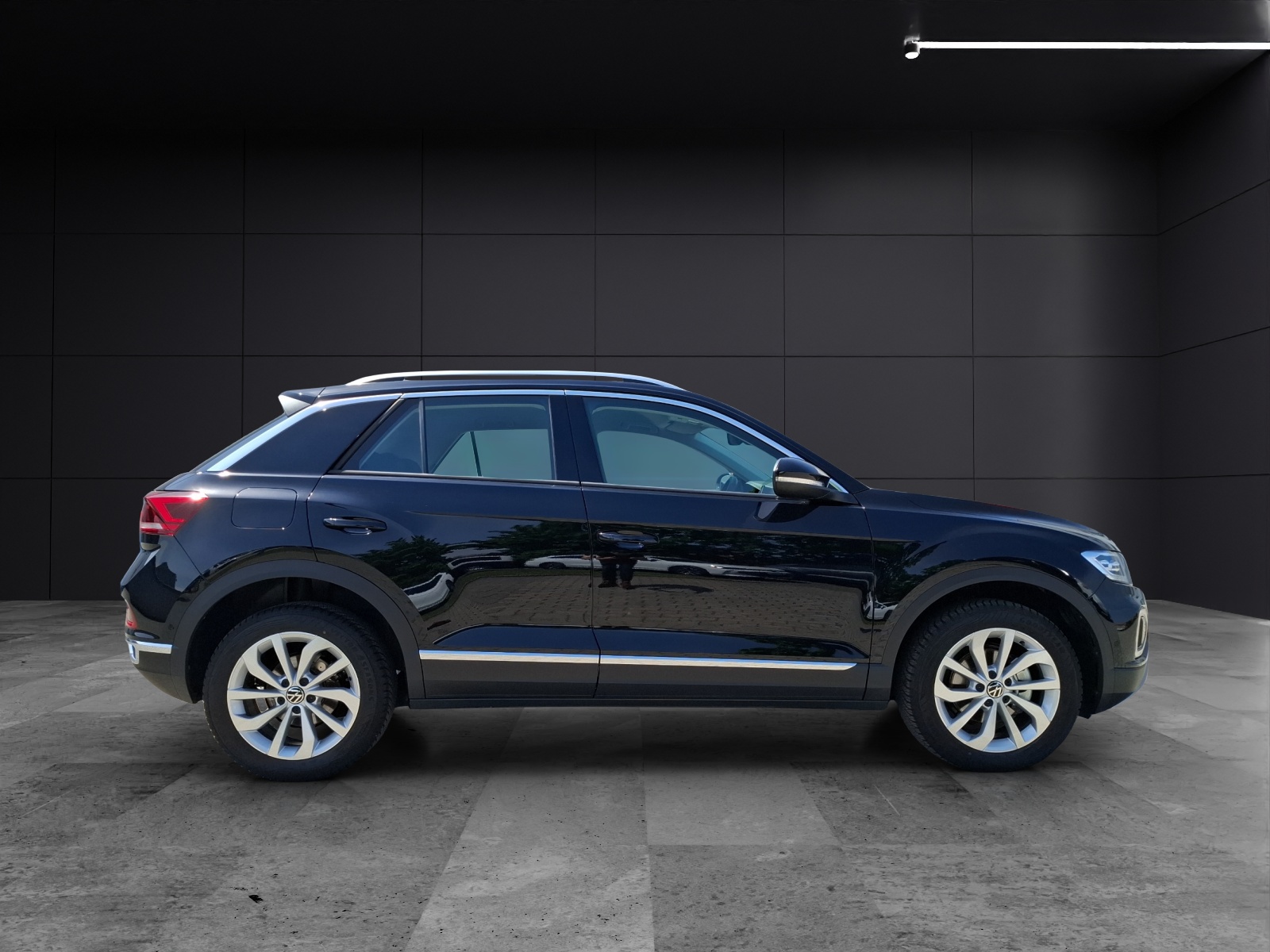 Fahrzeugabbildung Volkswagen T-Roc TDI Style LED Navi AID ACC Park-Assist SH LM