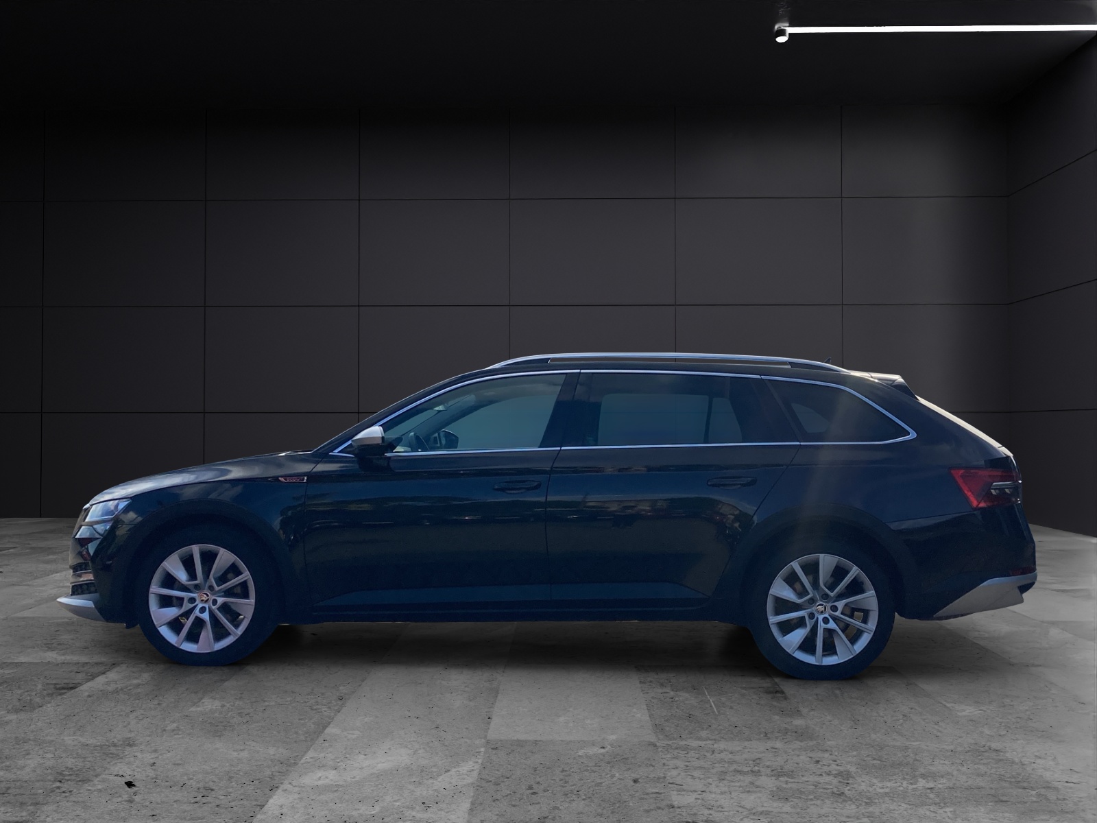 Fahrzeugabbildung SKODA Superb Combi TDI Scout DSG 4x4 Matrix AHK Navi AID ACC RFK 18