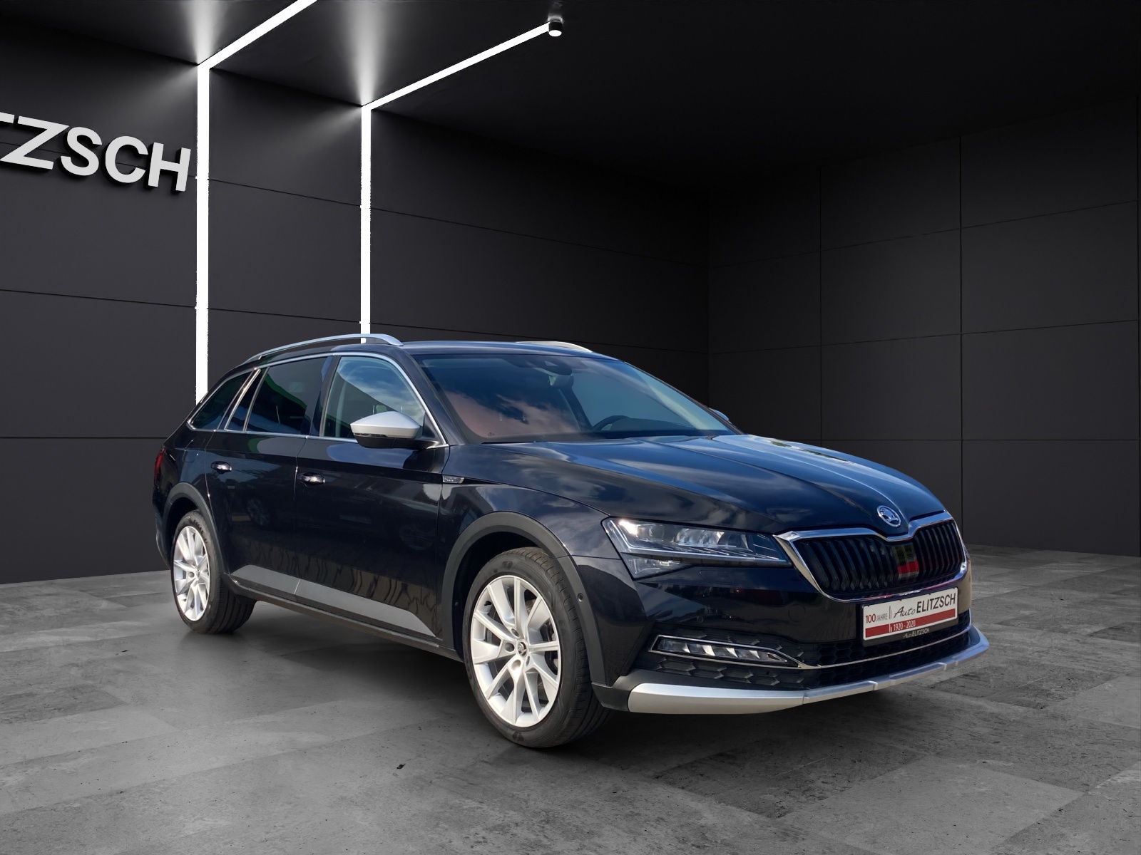 Fahrzeugabbildung SKODA Superb Combi TDI Scout DSG 4x4 Matrix AHK Navi AID ACC RFK 18