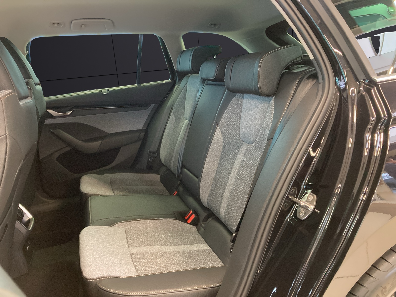 Fahrzeugabbildung SKODA Octavia Combi Balance 1.5 TSI mHEV DSG AHZV 3 J ASG MATRIX NAVI