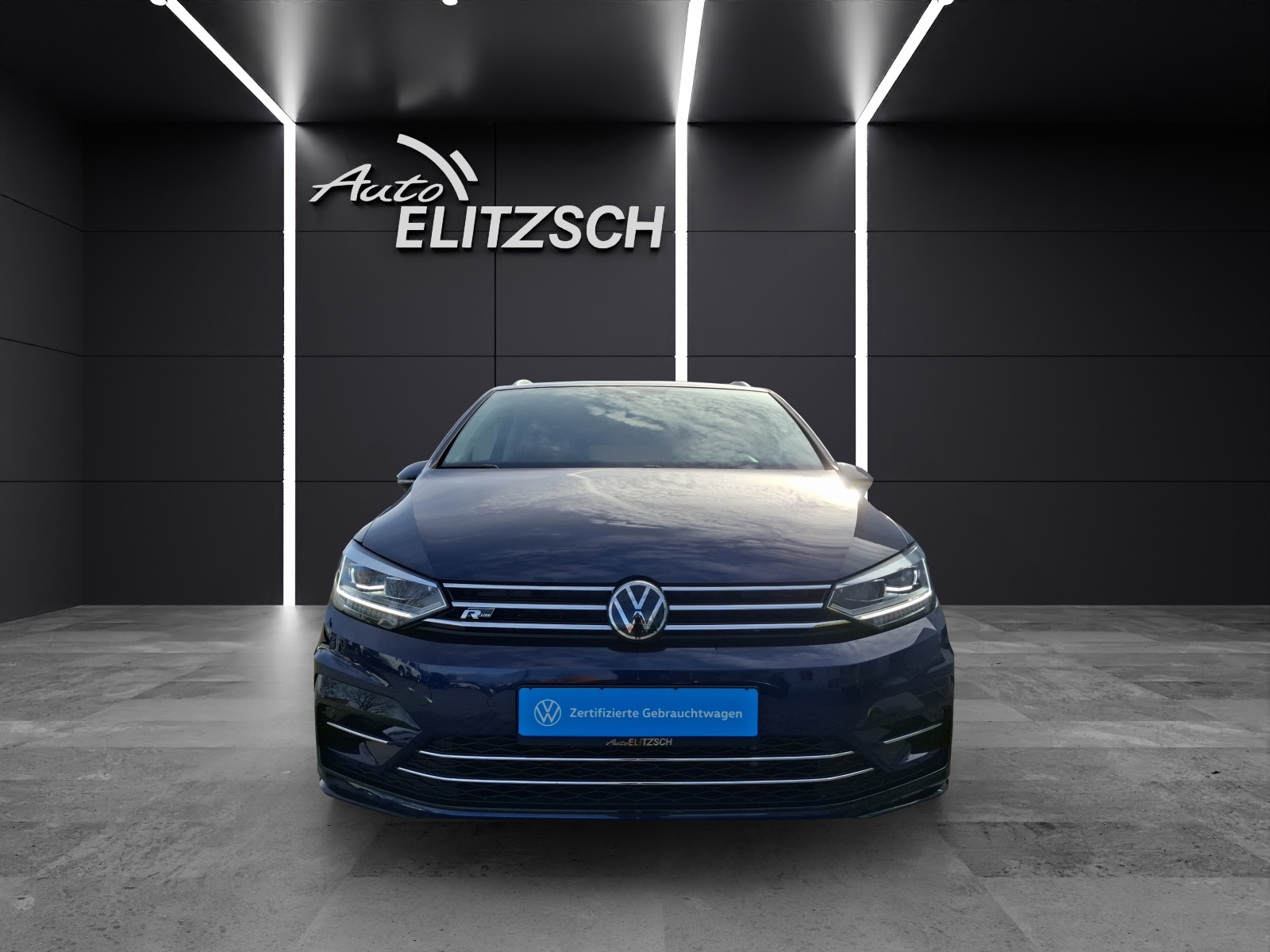 Fahrzeugabbildung Volkswagen Touran TSI Comfortline DSG R-Line LED Navi AID ACC RFK SH