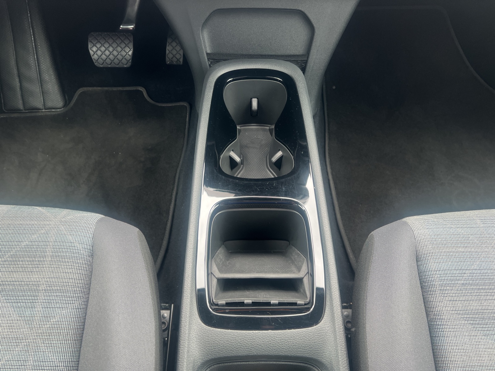 Fahrzeugabbildung Volkswagen ID.3 Pro Matrix Navi AID ACC RFK SHZ 19