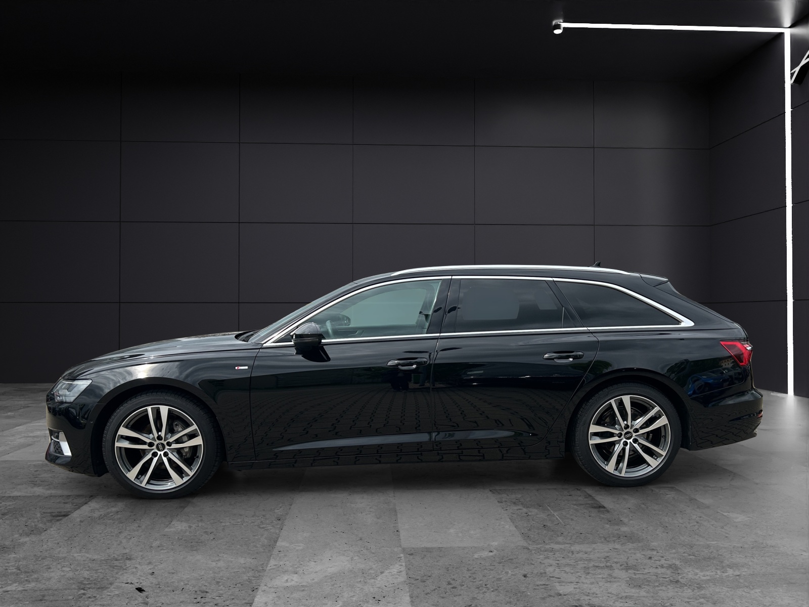 Fahrzeugabbildung Audi A6 Avant 40 TDI quattro sport LED AHK ACC RFK NAVI