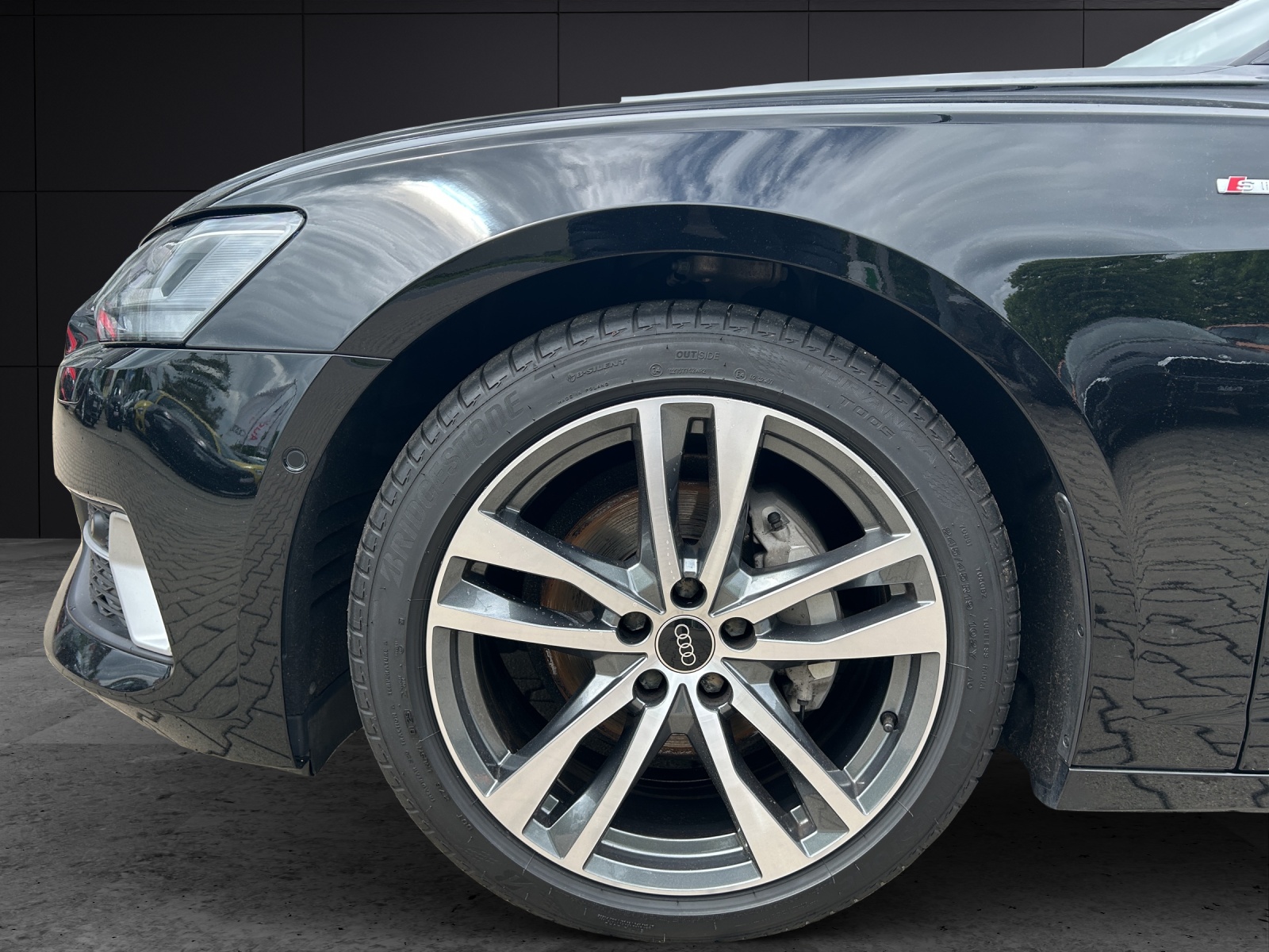 Fahrzeugabbildung Audi A6 Avant 40 TDI quattro sport LED AHK ACC RFK NAVI