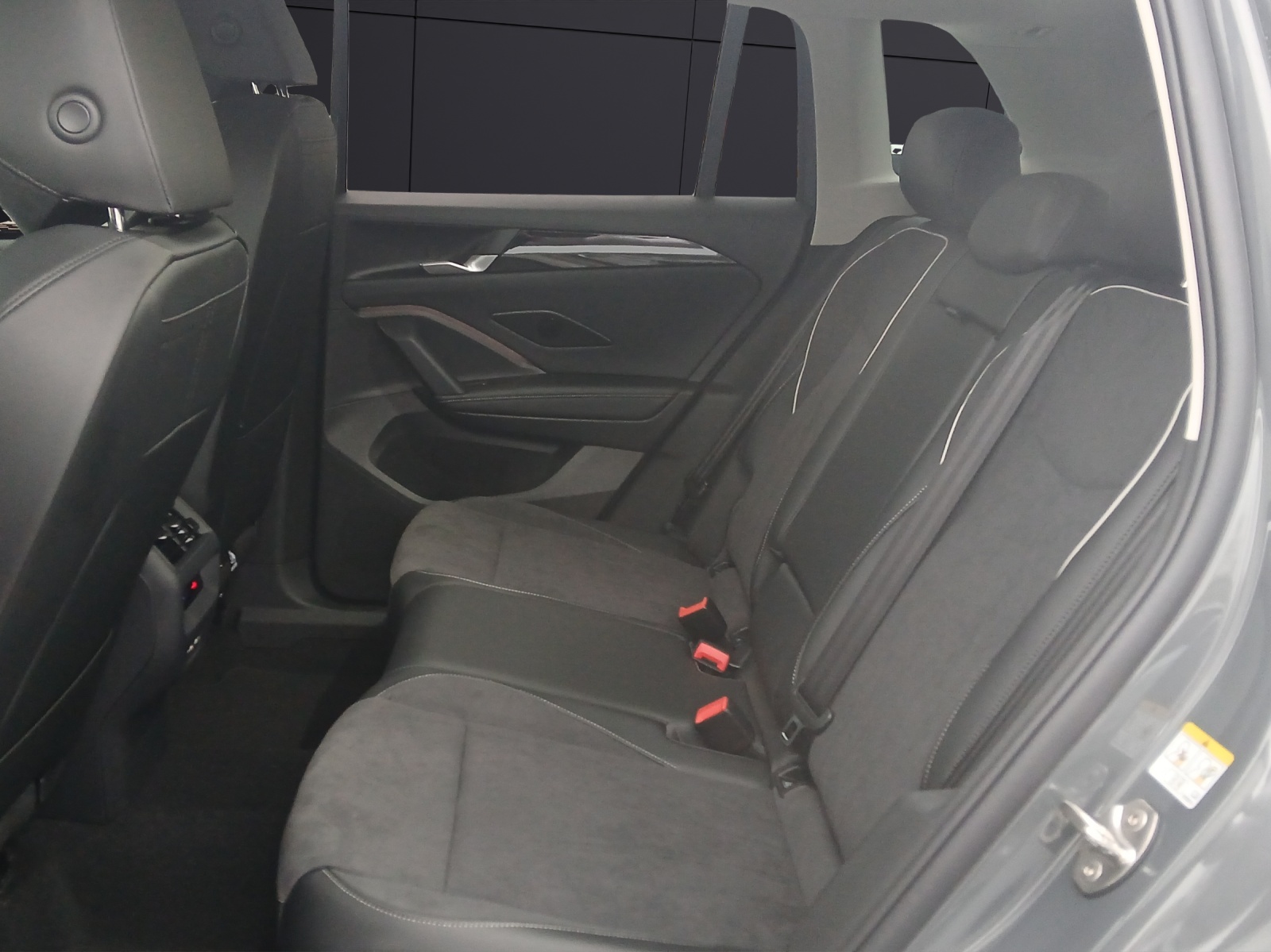 Fahrzeugabbildung Volkswagen Tiguan Elegance TDI LED NAVI DAB ACC