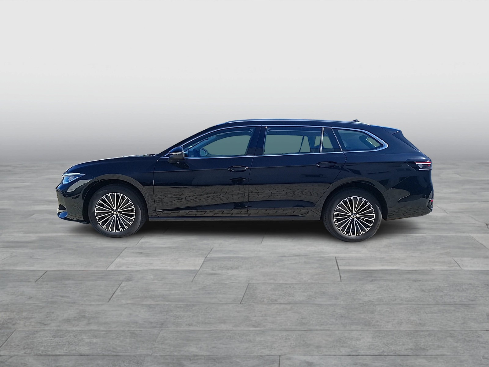 Fahrzeugabbildung Volkswagen Passat Variant TDI Elegance DSG Matrix AHK Navi HUD AID ACC RFK SH