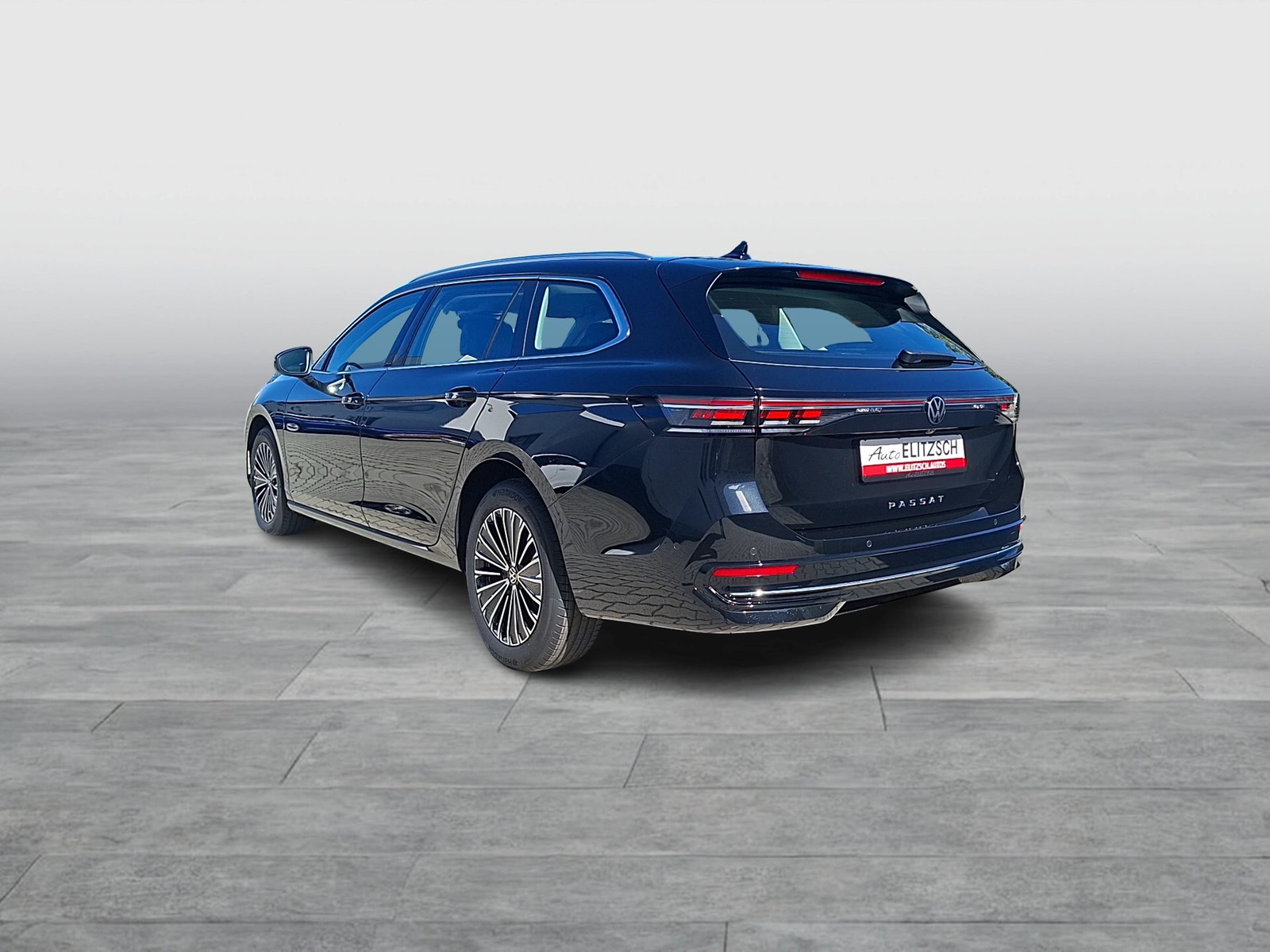 Fahrzeugabbildung Volkswagen Passat Variant TDI Elegance DSG Matrix AHK Navi HUD AID ACC RFK SH